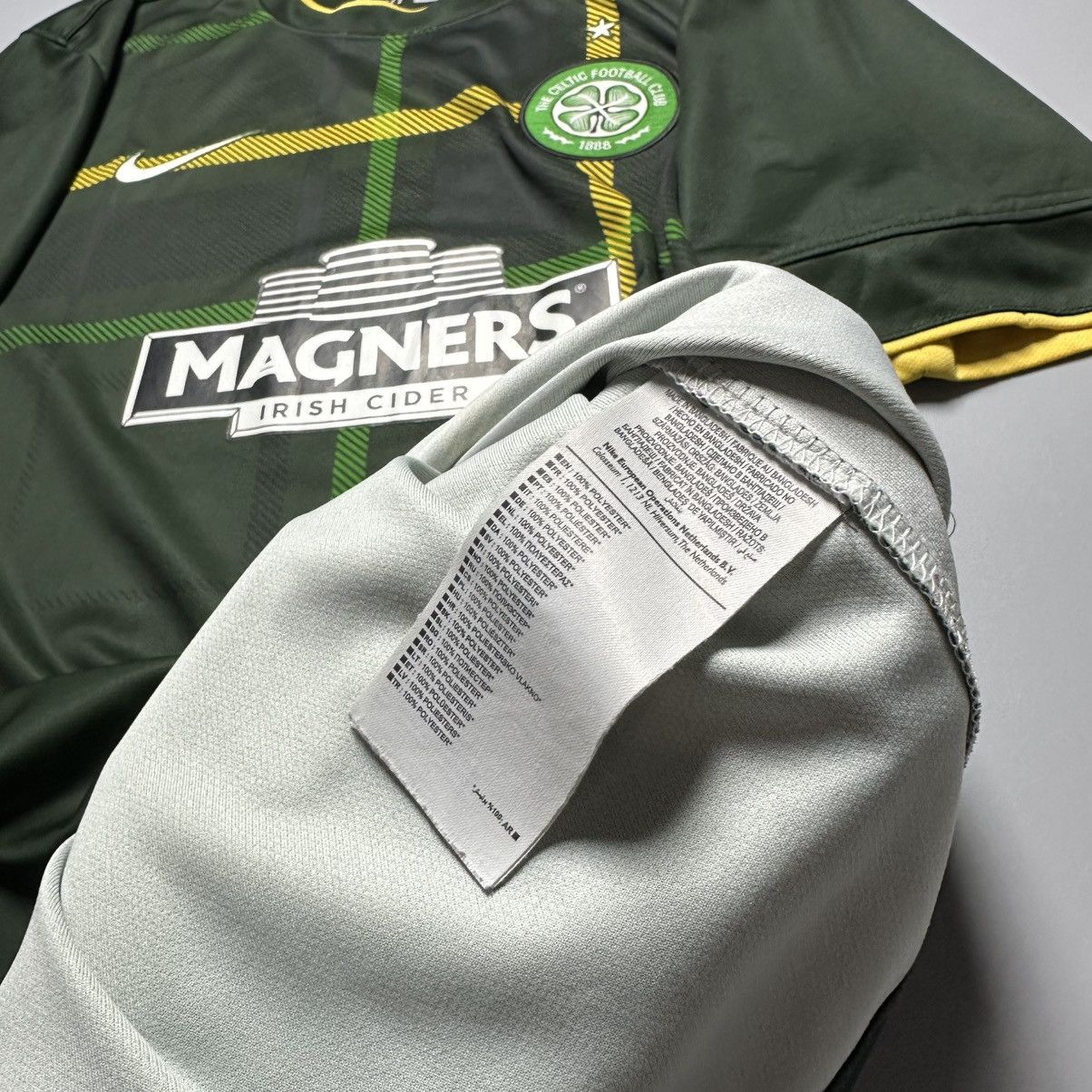 Nike CELTIC NIKE 2014/2015 FOOTBALL AWAY JERSEY #5 VIRGIL Size US M / EU 48-50 / 2 - 12 Thumbnail
