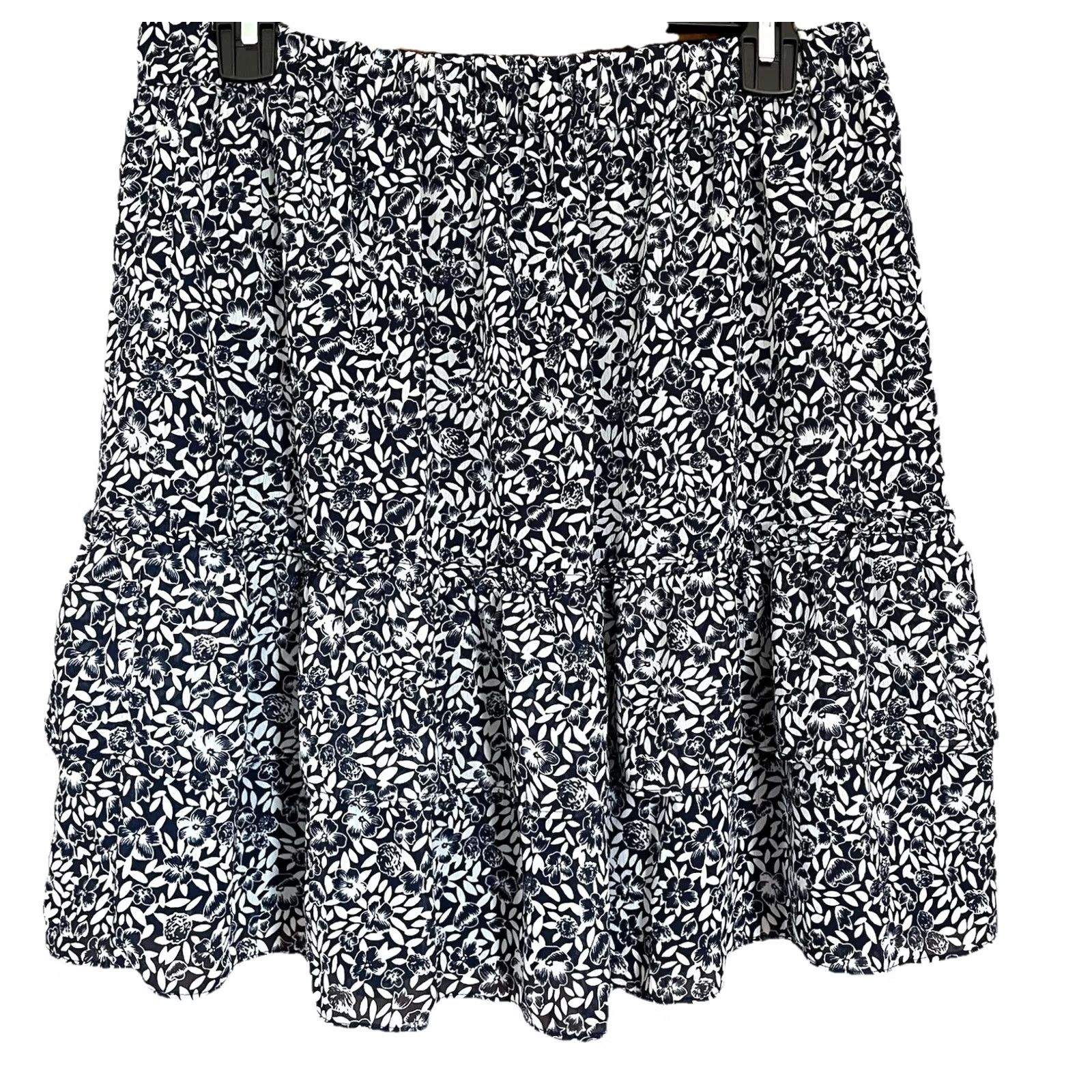 J.Crew J.CREW Women's M Navy Blue White Floral Preppy Ruffle Mini Skirt Skirt Womens M Navy Blue White Floral Preppy Ruffle Mini Skirt Size 32" / US 10 / IT 46 - 4 Thumbnail