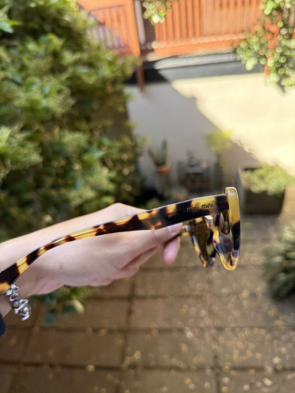 Miu Miu Vintage Authentic Miu Miu Cat-Eye Tortoiseshell Sunglasses Size ONE SIZE - 7 Thumbnail