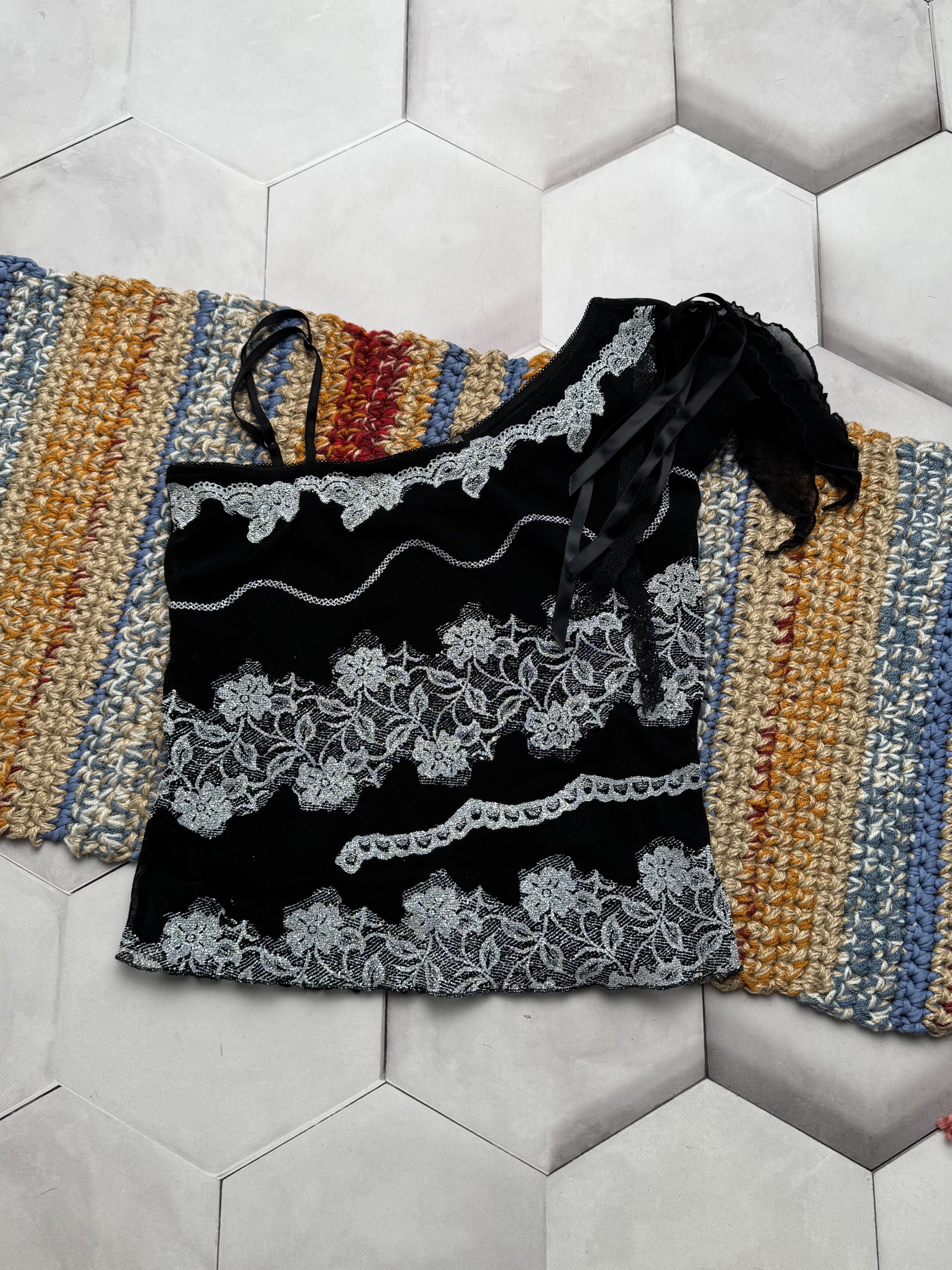 Vintage Vintage Black Lace Cami Top Y2K Asymmetrical Strap (E4) Size M / US 6-8 / IT 42-44 - 1 Thumbnail
