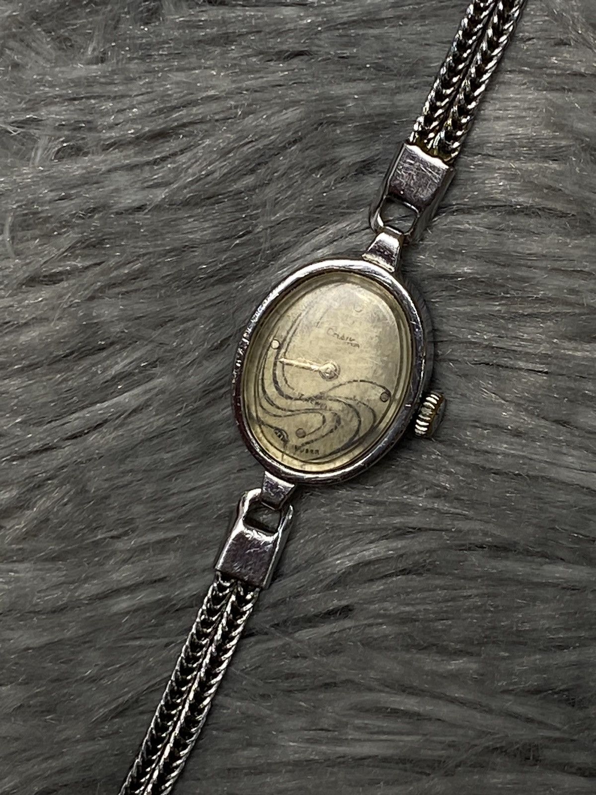 Vintage Futuristic Chaika Vintage Mechanical Watch - Soviet Elegance Size ONE SIZE - 4 Thumbnail