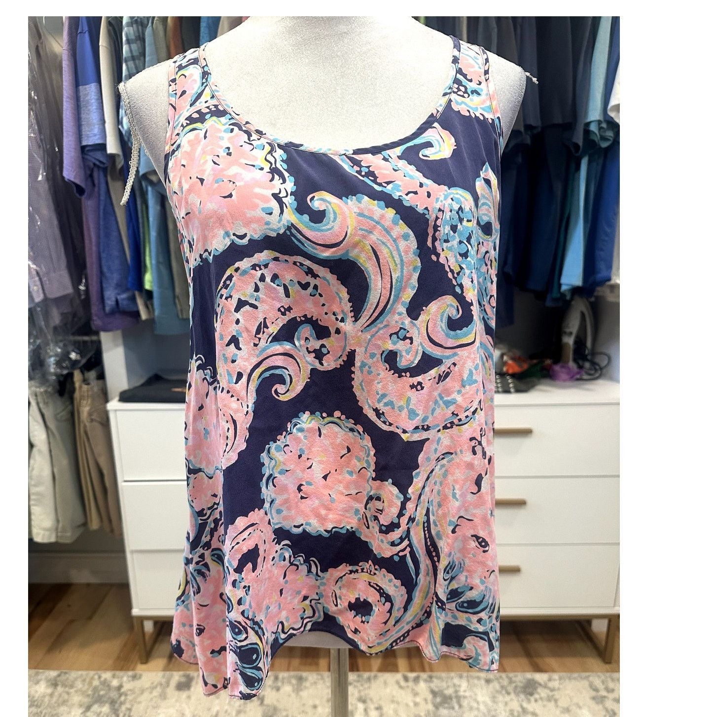 Lilly Pulitzer Lilly Pulitzer Women's 100% Silk Racerback Scoop Neck Tank S Size S / US 4 / IT 40 - 2 Thumbnail