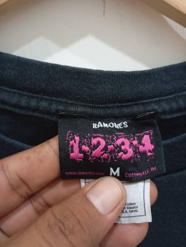 Band Tees Vintage 2004 ramones tee Size US M / EU 48-50 / 2 - 3 Thumbnail