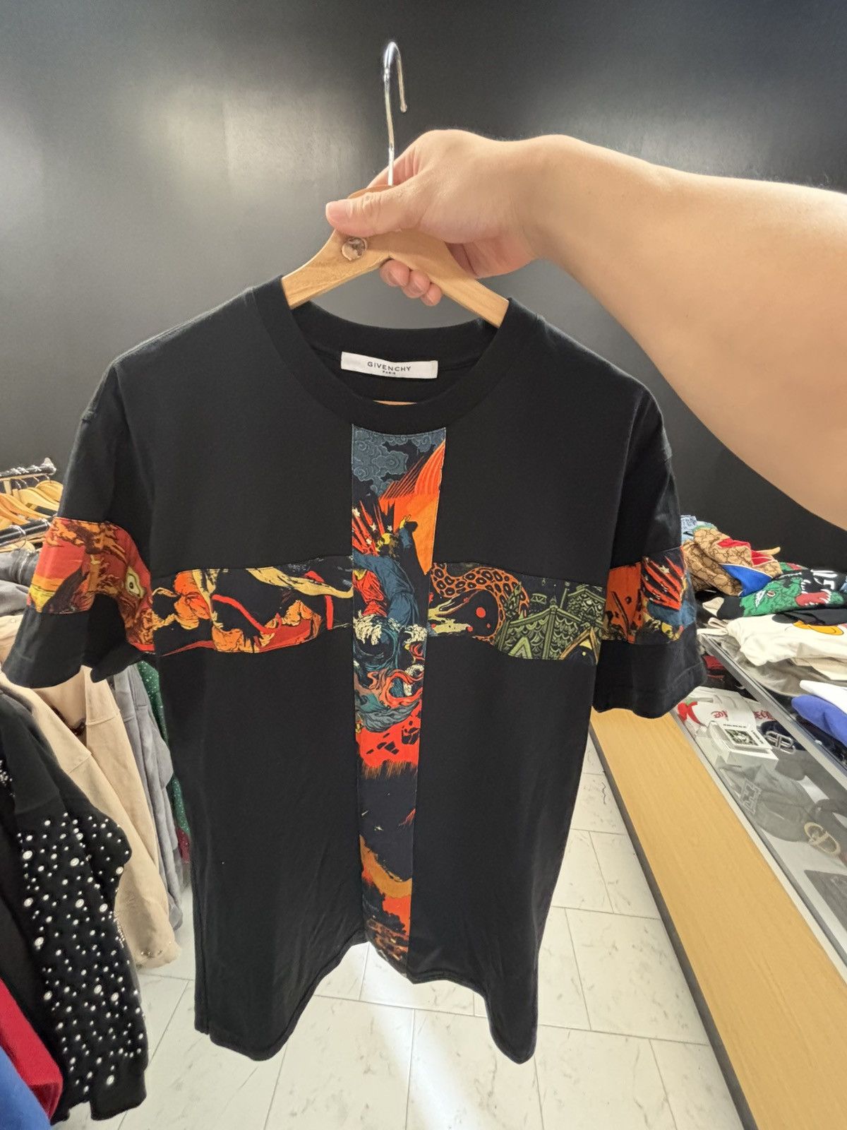 Givenchy Givenchy Cross tee Size US M / EU 48-50 / 2 - 1 Thumbnail