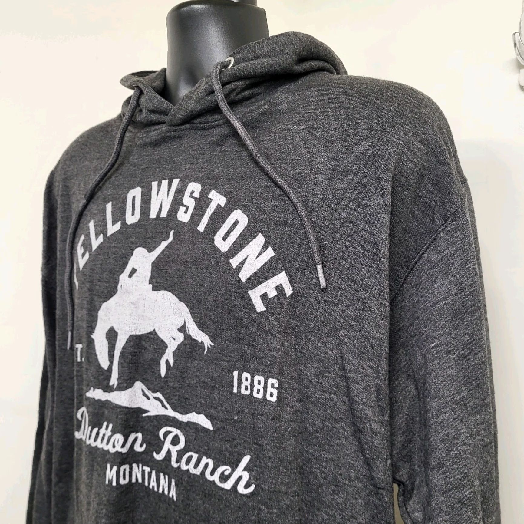 Vintage Yellowstone Hoodie Sweatshirt Men XL Charcoal Grey Dutton Ranch Logo Graphic Print Hooded Pockets Pullover Size US XL / EU 56 / 4 - 3 Thumbnail