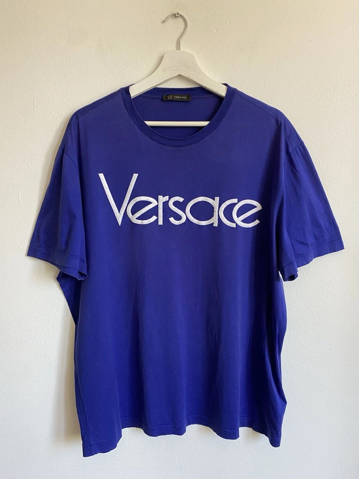 Versace Versace Big Logo T-shirt Crew Neck Sz L Size US L / EU 52-54 / 3 - 1 Thumbnail