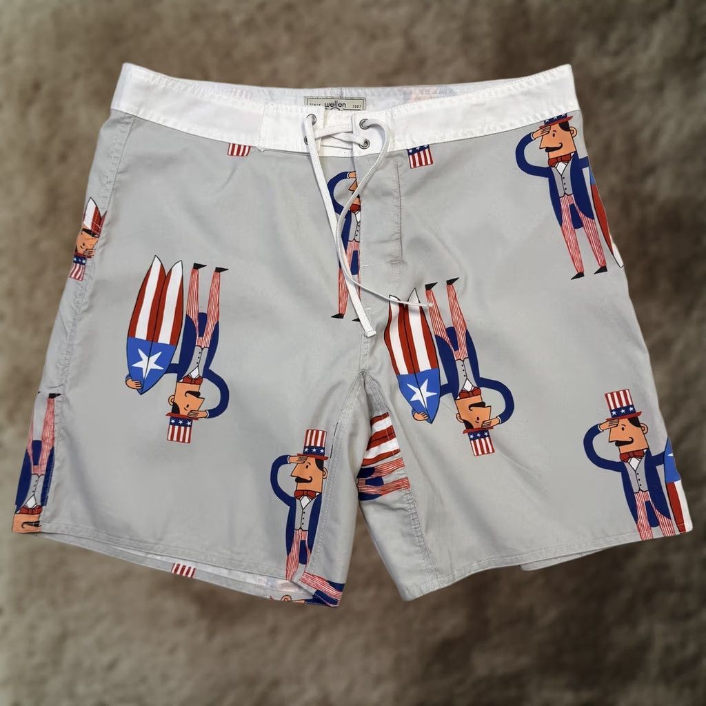 Vintage Wellen Mens 36 Gray Board Shorts USA Flag Patriotic Quick Dry Swim Trunks Made In USA 100% Poly Short Size US 36 / EU 52 - 1 Thumbnail
