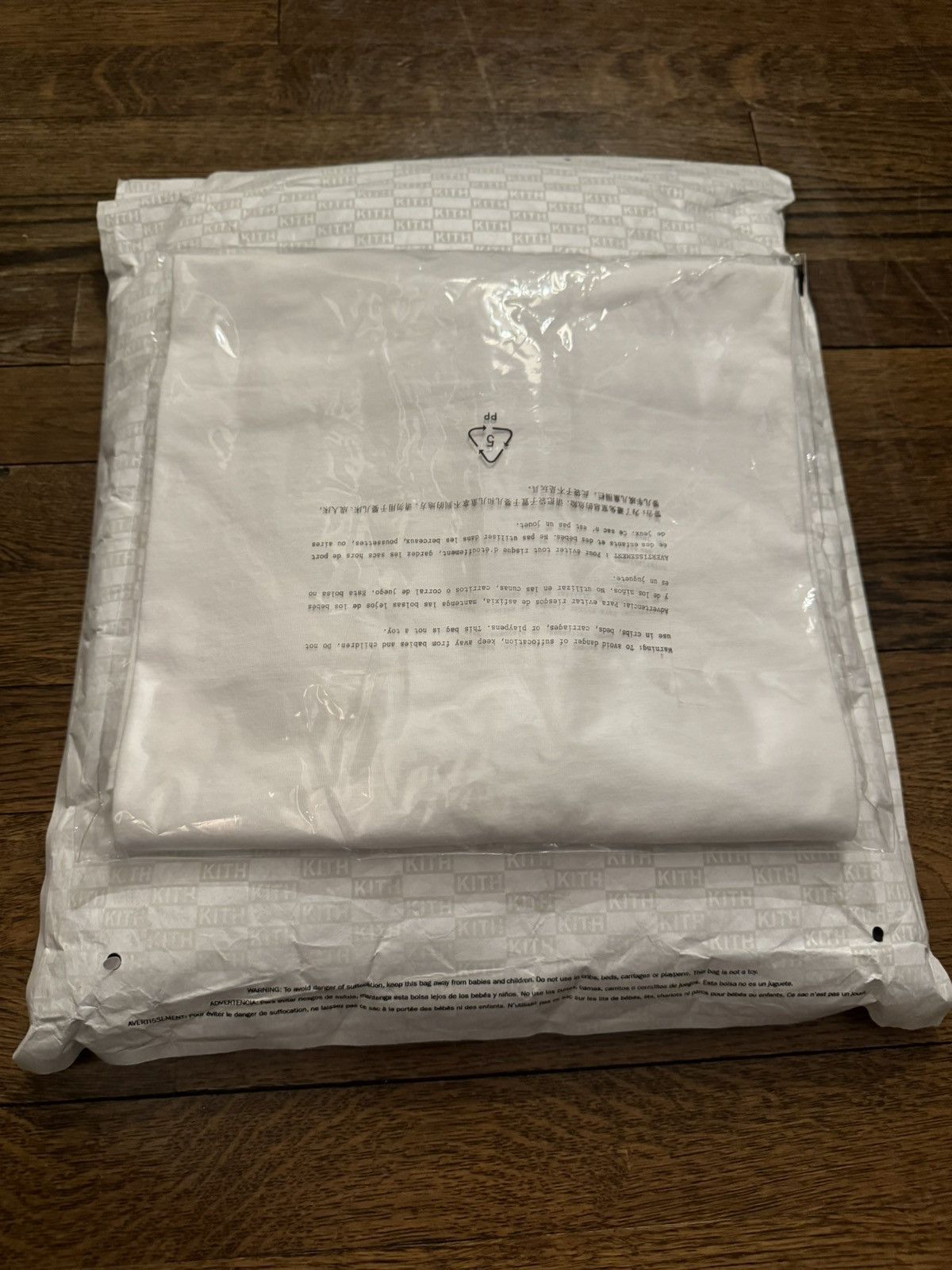 Kith KITH BMW Technoviolet Vintage tee white FINAL PRICE DROP!! Size US L / EU 52-54 / 3 - 4 Thumbnail