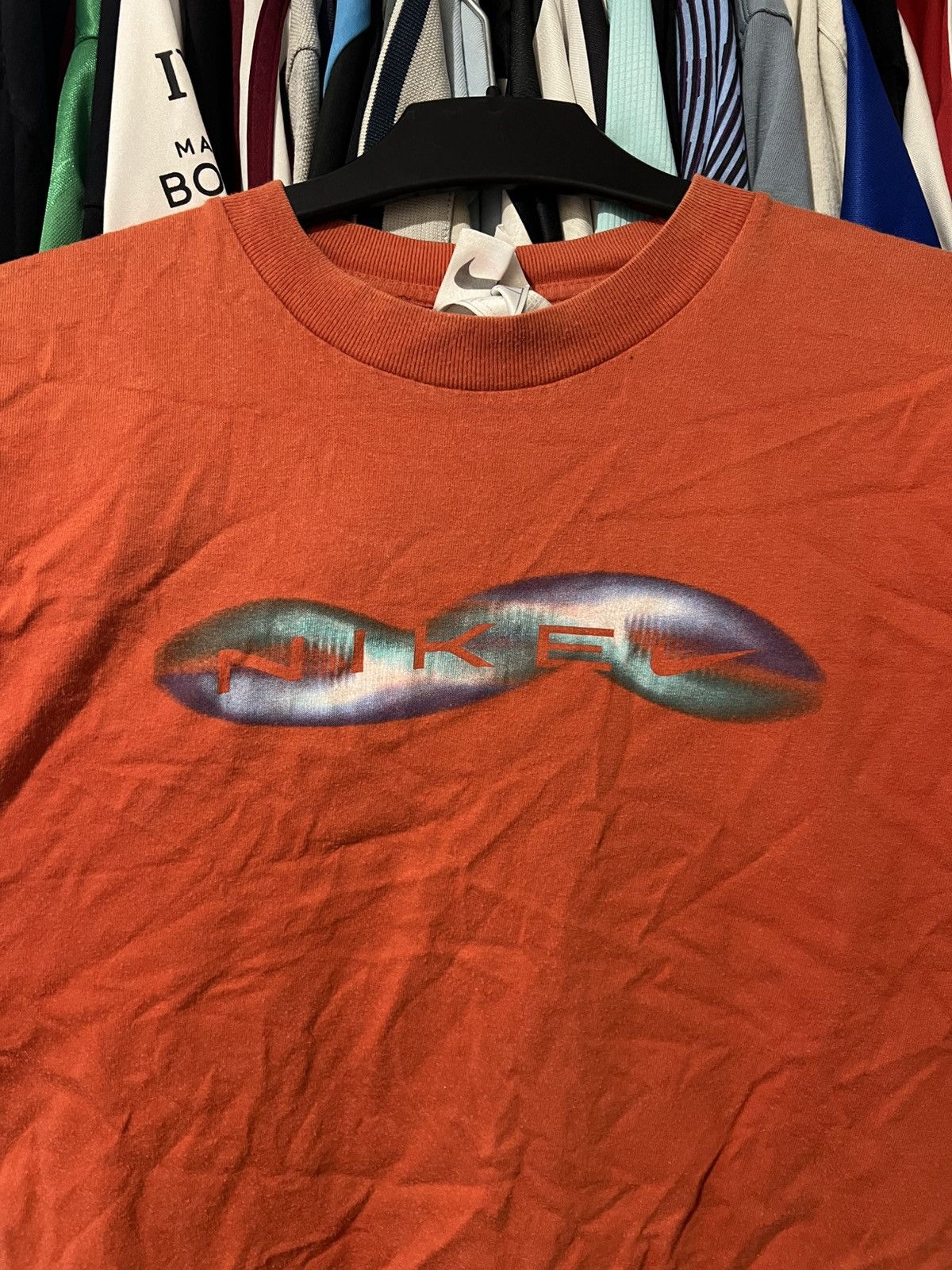 Nike VINTAGE NIKE CENTRE SWOOSH ORANGE 90S MENS T SHIRT SIZE S Size US S / EU 44-46 / 1 - 2 Thumbnail