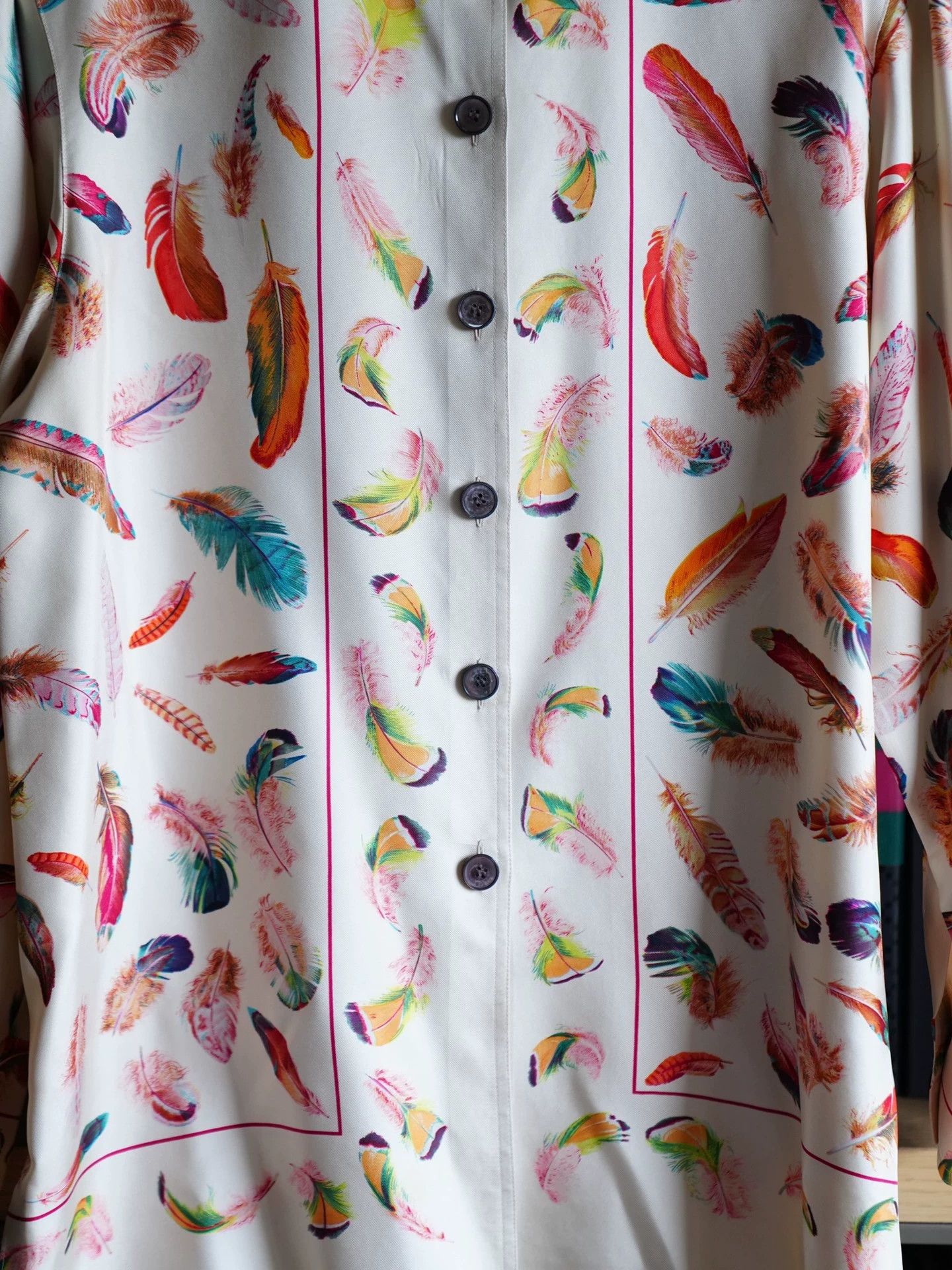Hermes Hermes Plumes Silk Feather Print Vintage Shirt Fr40 Size M / US 6-8 / IT 42-44 - 4 Thumbnail