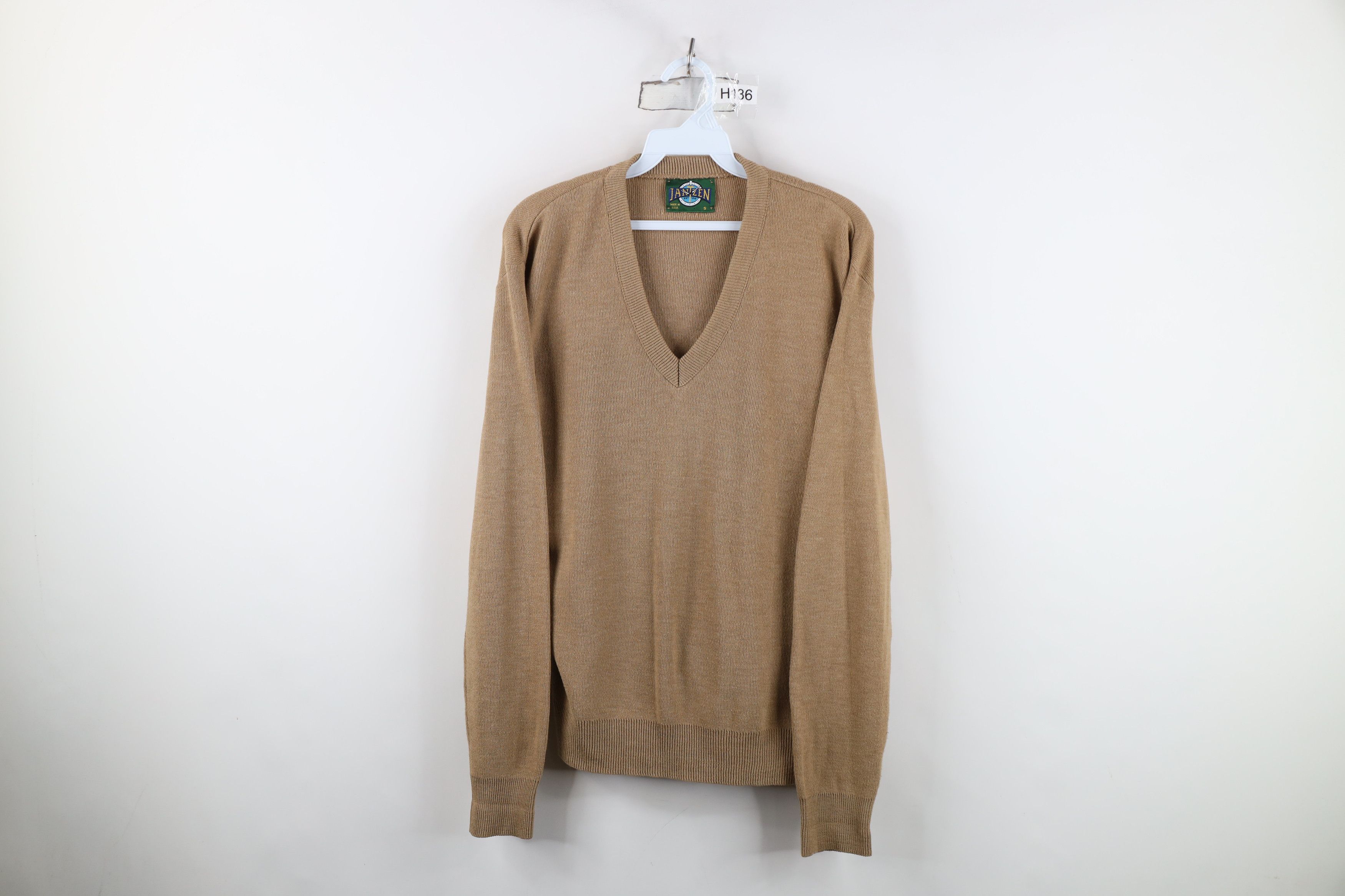 Vintage Vintage 70s Streetwear Blank Knit V-Neck Sweater Beige USA Size US S / EU 44-46 / 1 - 1 Thumbnail
