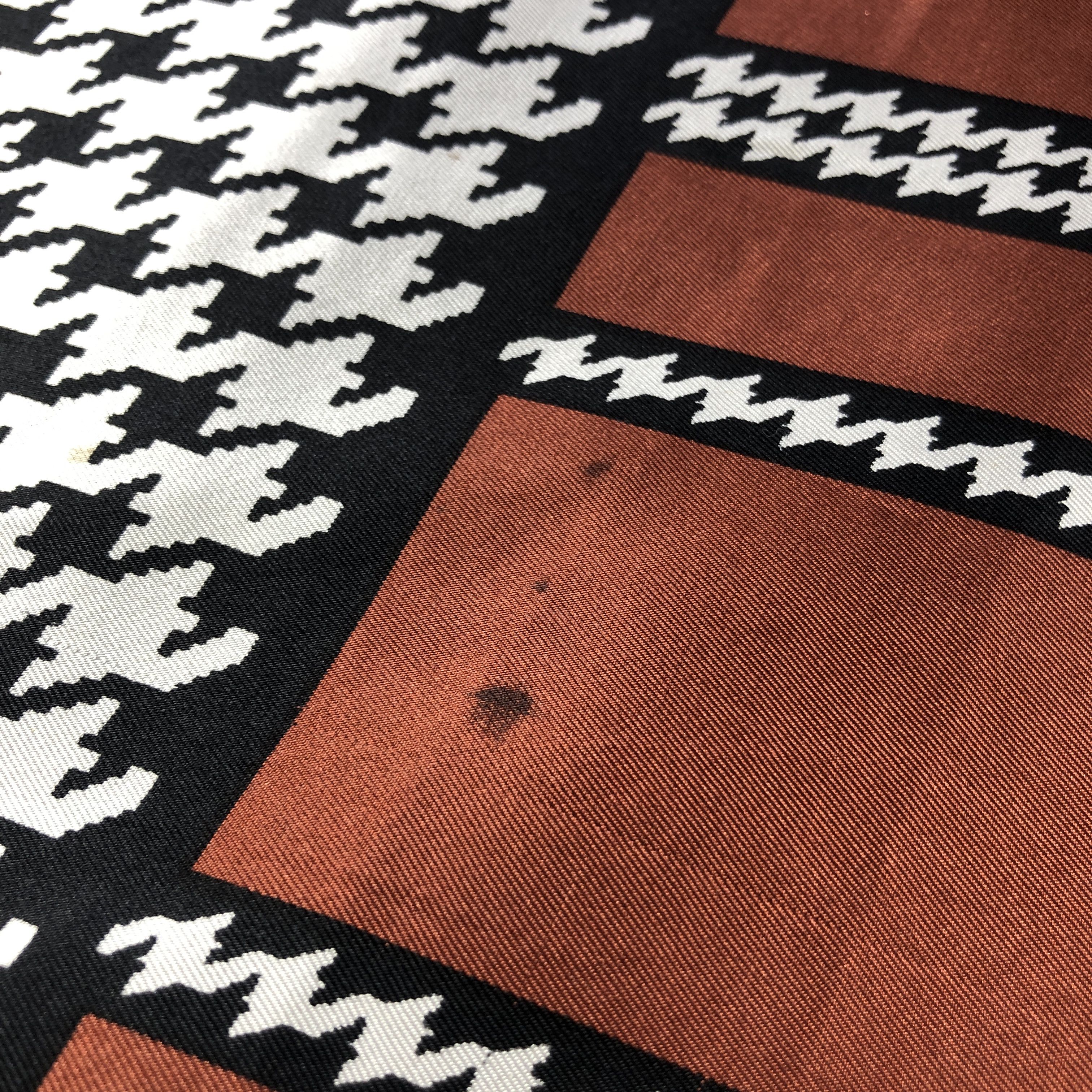 Japanese Brand Princess Florance Hand Rolled Houndstooth Silk Scarf M1060 Size ONE SIZE - 6 Thumbnail