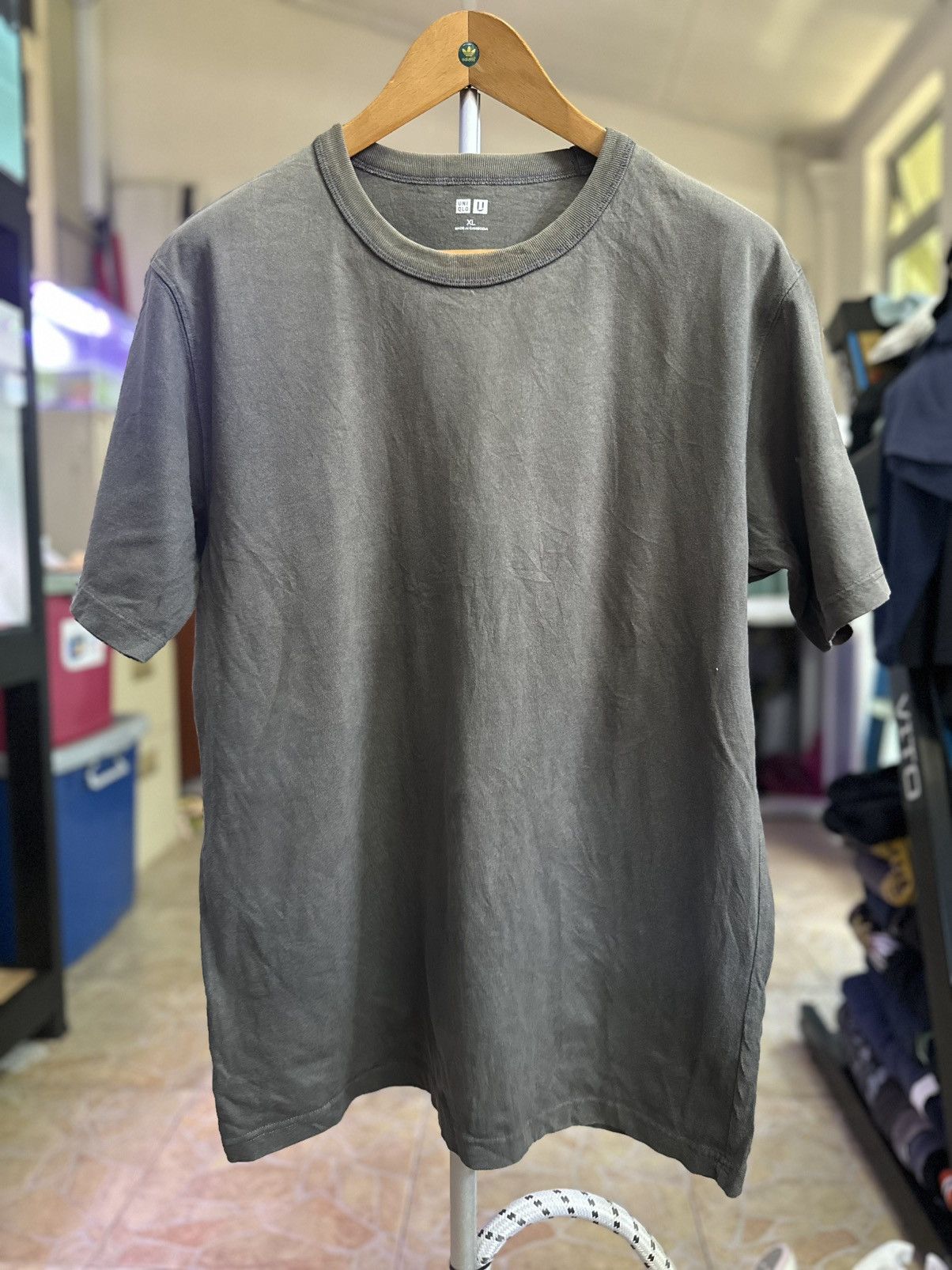 Uniqlo Vintage faded uniqlo tshirt Size US XL / EU 56 / 4 - 1 Thumbnail