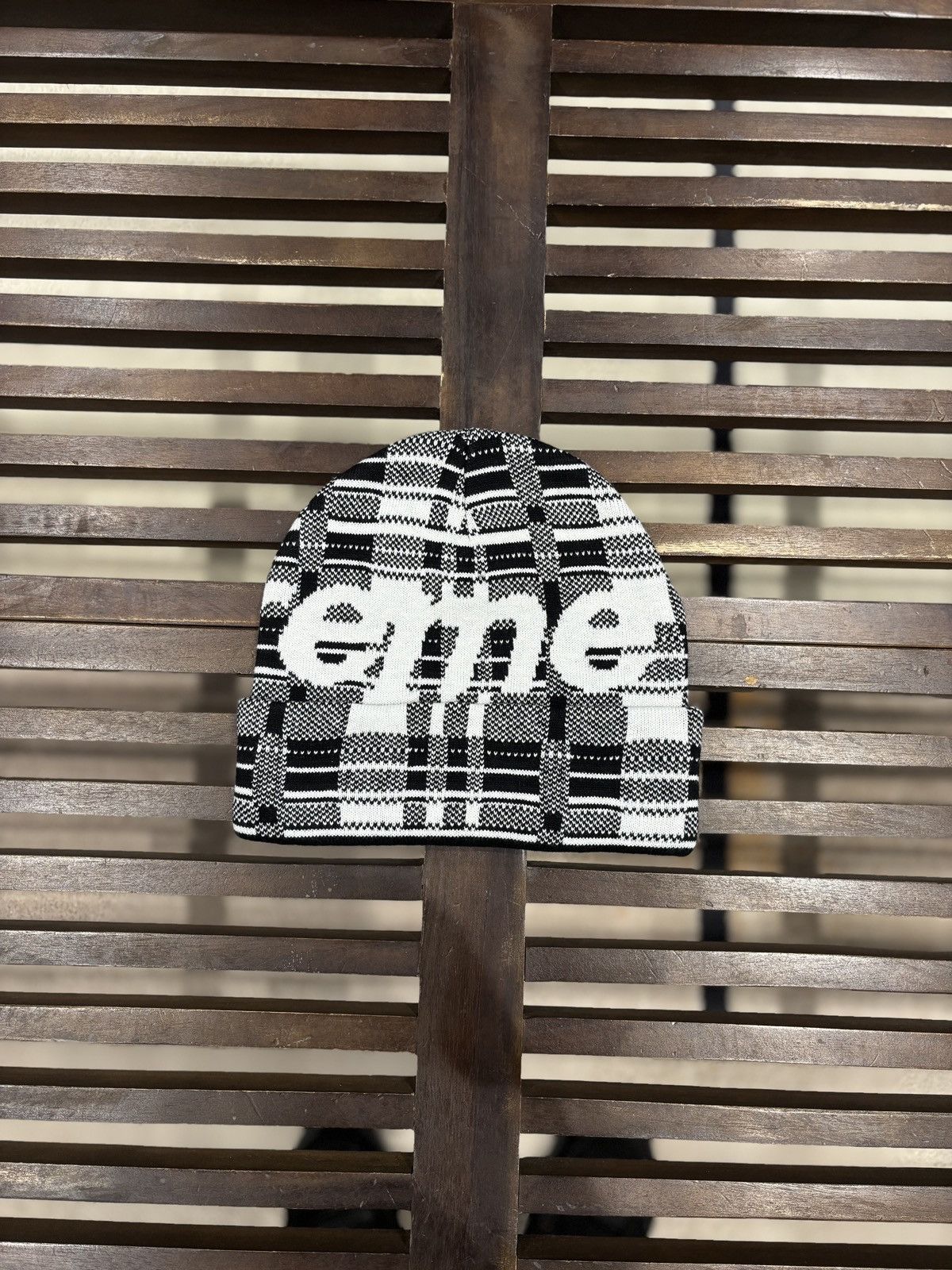 Supreme Supreme Big Logo Beanie (FW23) White Plaid Size ONE SIZE - 2 Thumbnail