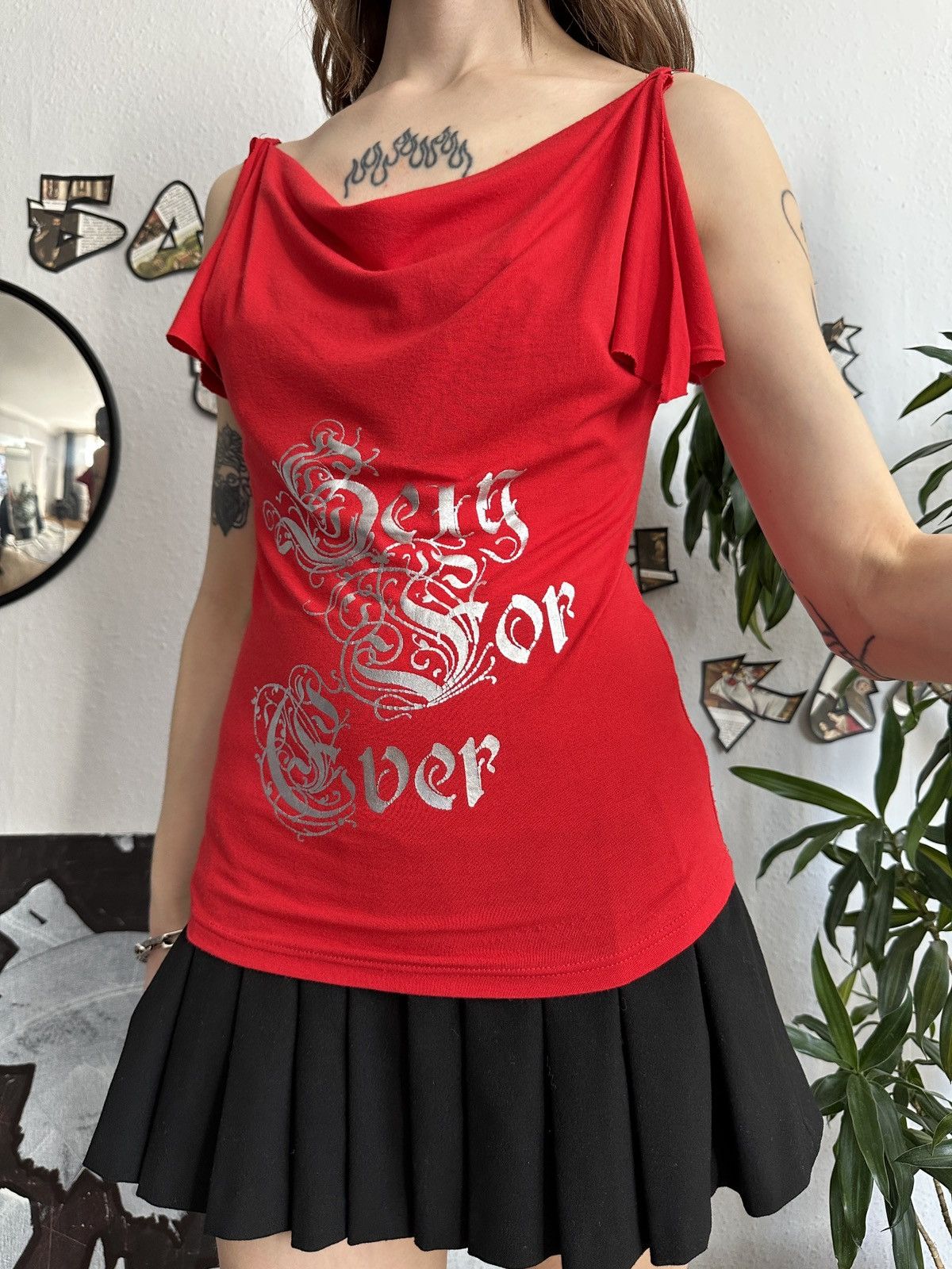 Japanese Brand Sexy Draped Punk Of-the Shoulder Red Blouse y2k Size M / US 6-8 / IT 42-44 - 1 Thumbnail
