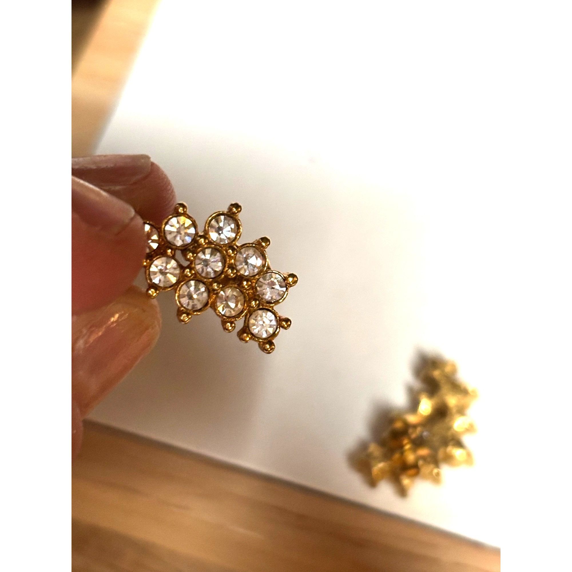Other Crystal Cluster Gold Tone Stud Earrings Size ONE SIZE - 4 Thumbnail