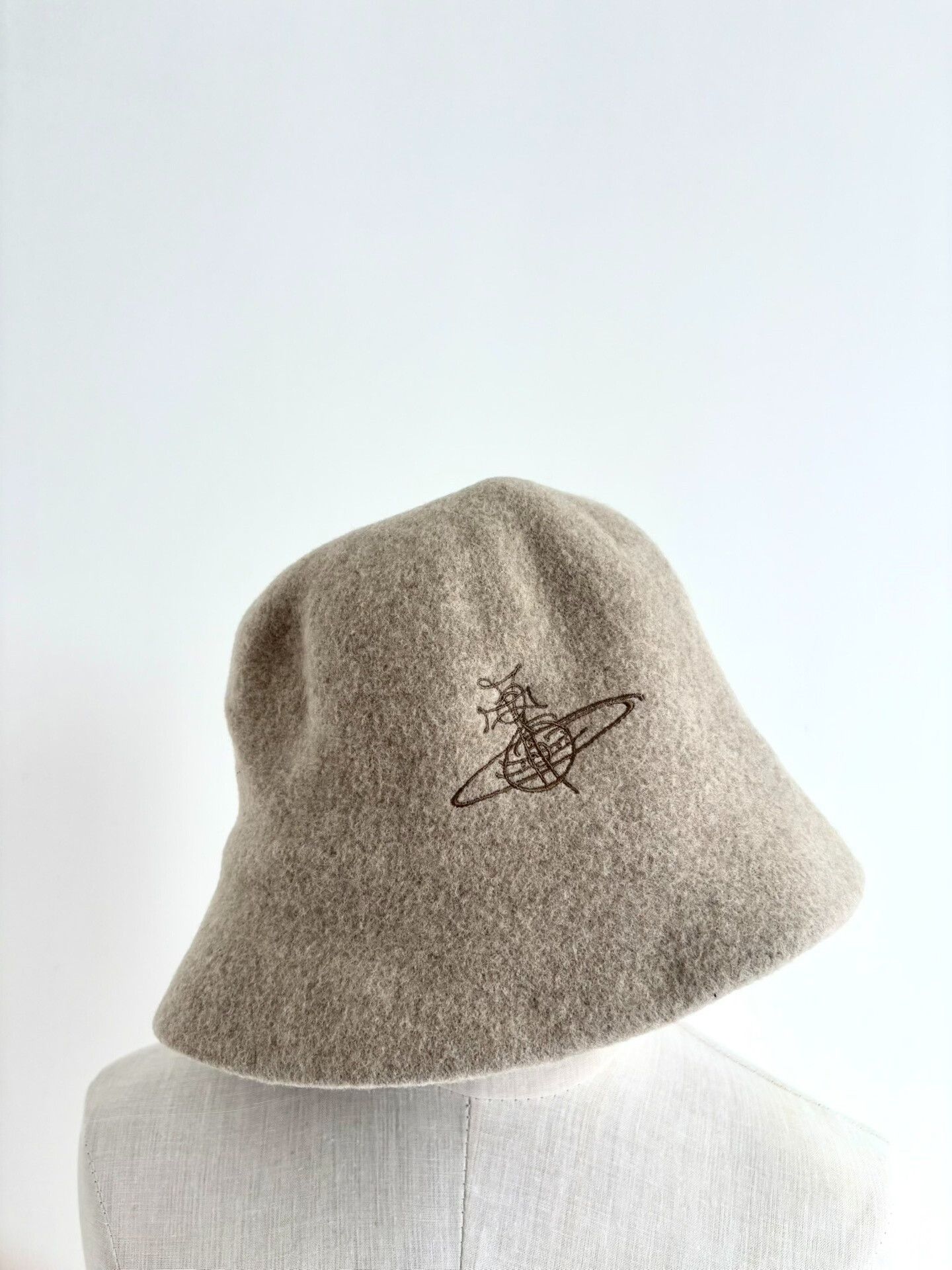 Vivienne Westwood vivienne westwood beige bucket hat Size ONE SIZE - 1 Thumbnail