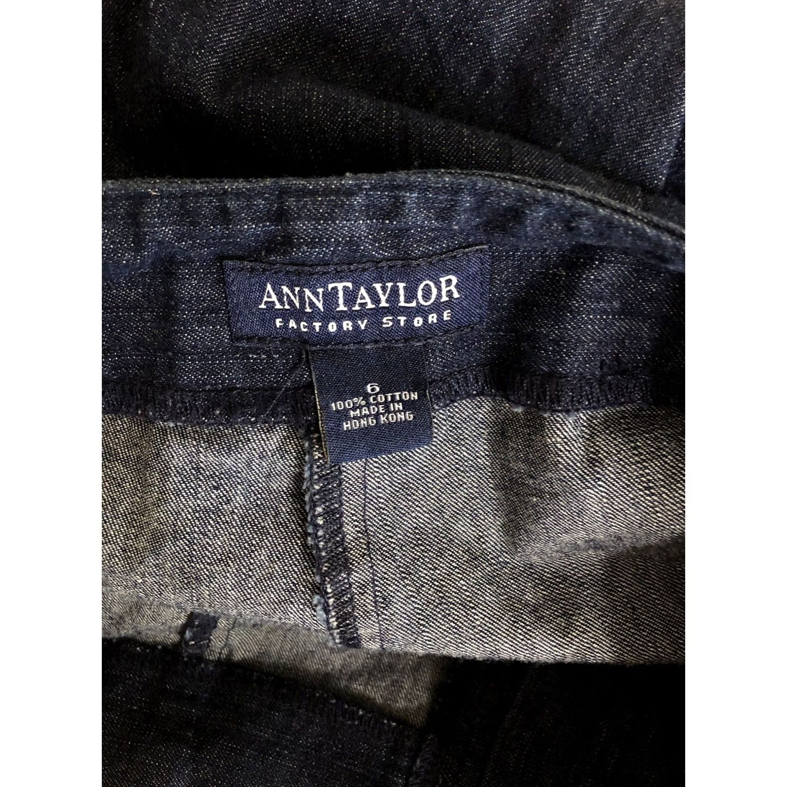 Ann Taylor New title: Ann Taylor jeans 6 DK wash denim flare 30"W 31"IN Button Panels Y2K Preppy Glam Size 28" / US 6 / IT 42 - 5 Thumbnail