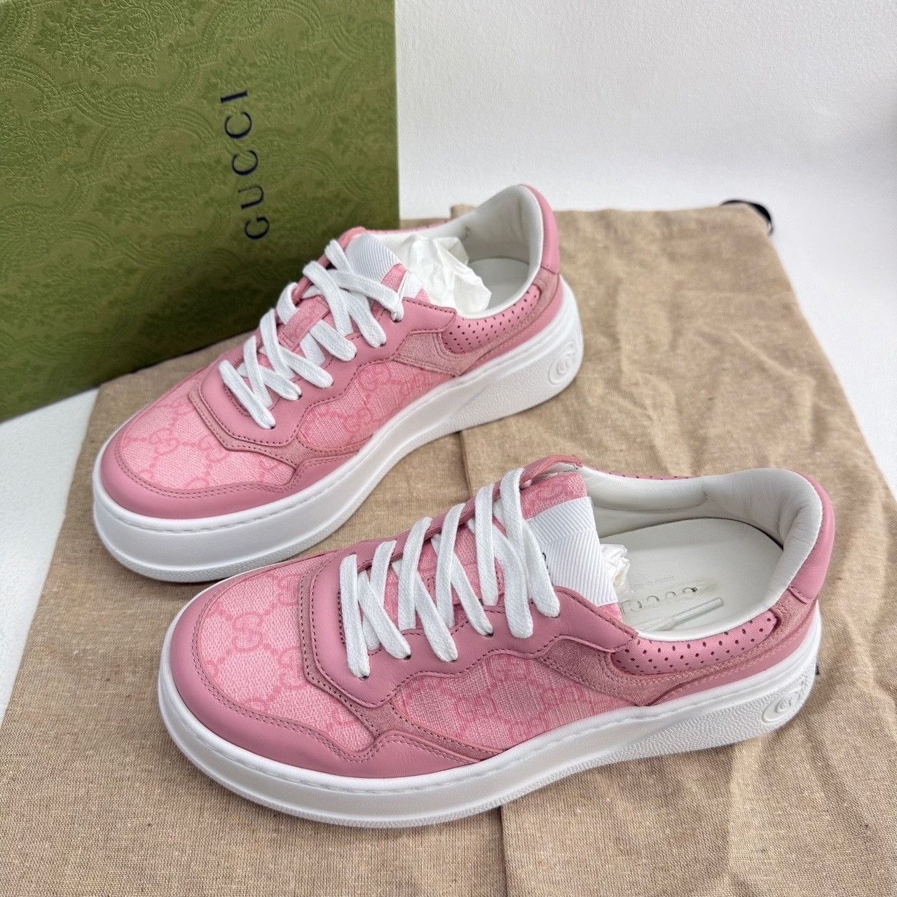 Gucci Gucci Leather Pink Lowtop Sneakers us_6 Women Size US 6 / IT 36 - 1 Thumbnail