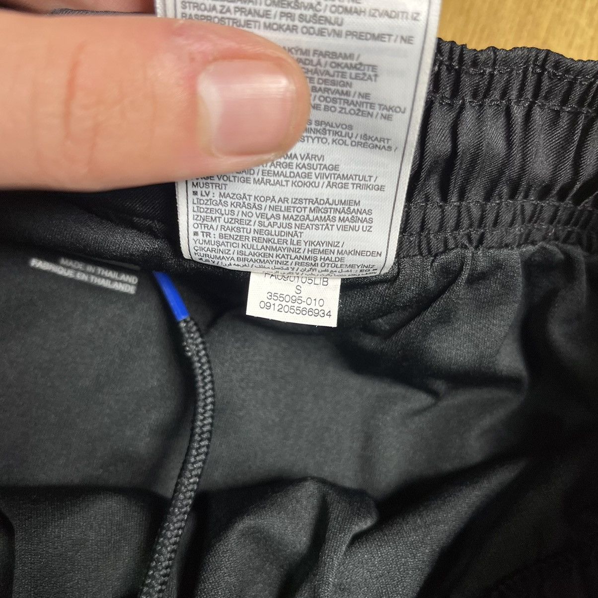 Nike Manchester United shorts Nike soccer Size US 31 - 4 Thumbnail
