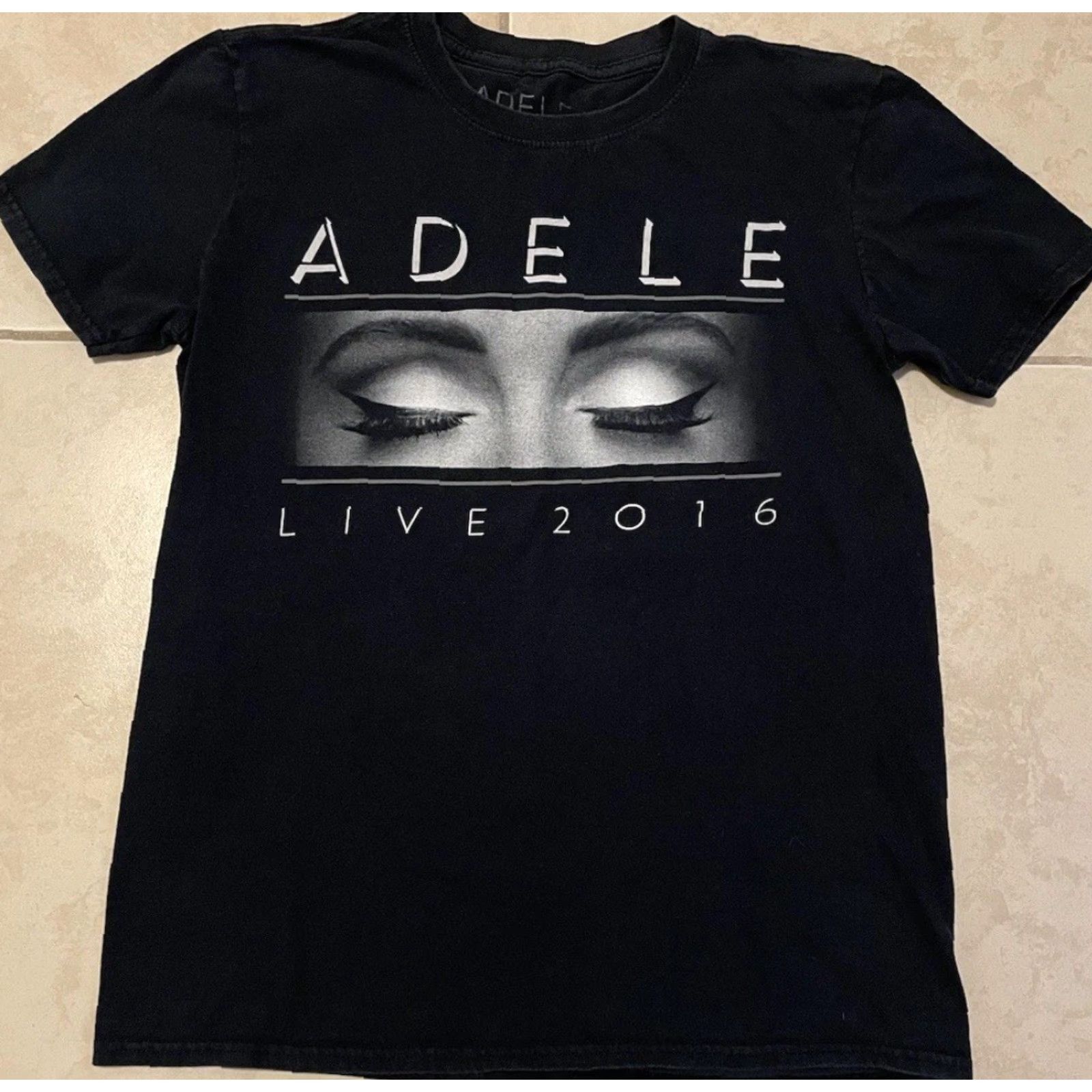 Vintage VINTAGE Adele 2016 Faded Tour Shirt S Concert Pop Music Taylor Swift Lady Gaga Vintage Shirt Small Black 90s Rock Concert Tour Pop Mens Size US S / EU 44-46 / 1 - 2 Thumbnail