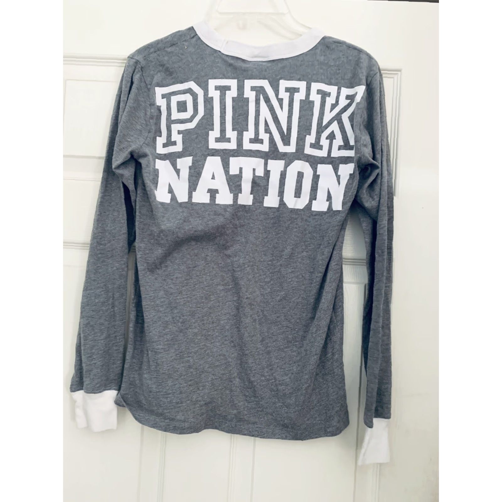 Victoria's Secret Victoria's Secret Shirt Women Long Sleeve Crew Neck Gray S Regular Knit Cotton Blend Logo Basic Outdoor All Seasons Vintage: No Size S / US 4 / IT 40 - 4 Thumbnail