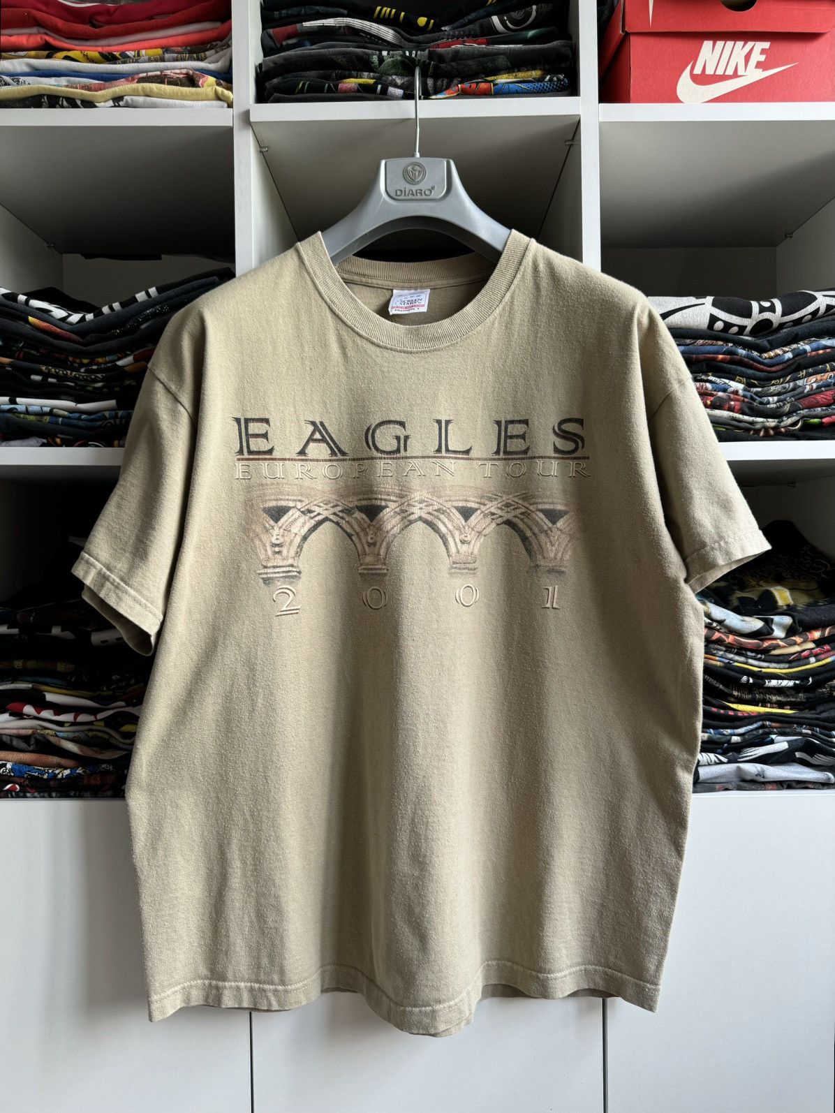 Band Tees Vintage 2001 The Eagles Graphic Band T Shirt Size US XL / EU 56 / 4 - 1 Thumbnail