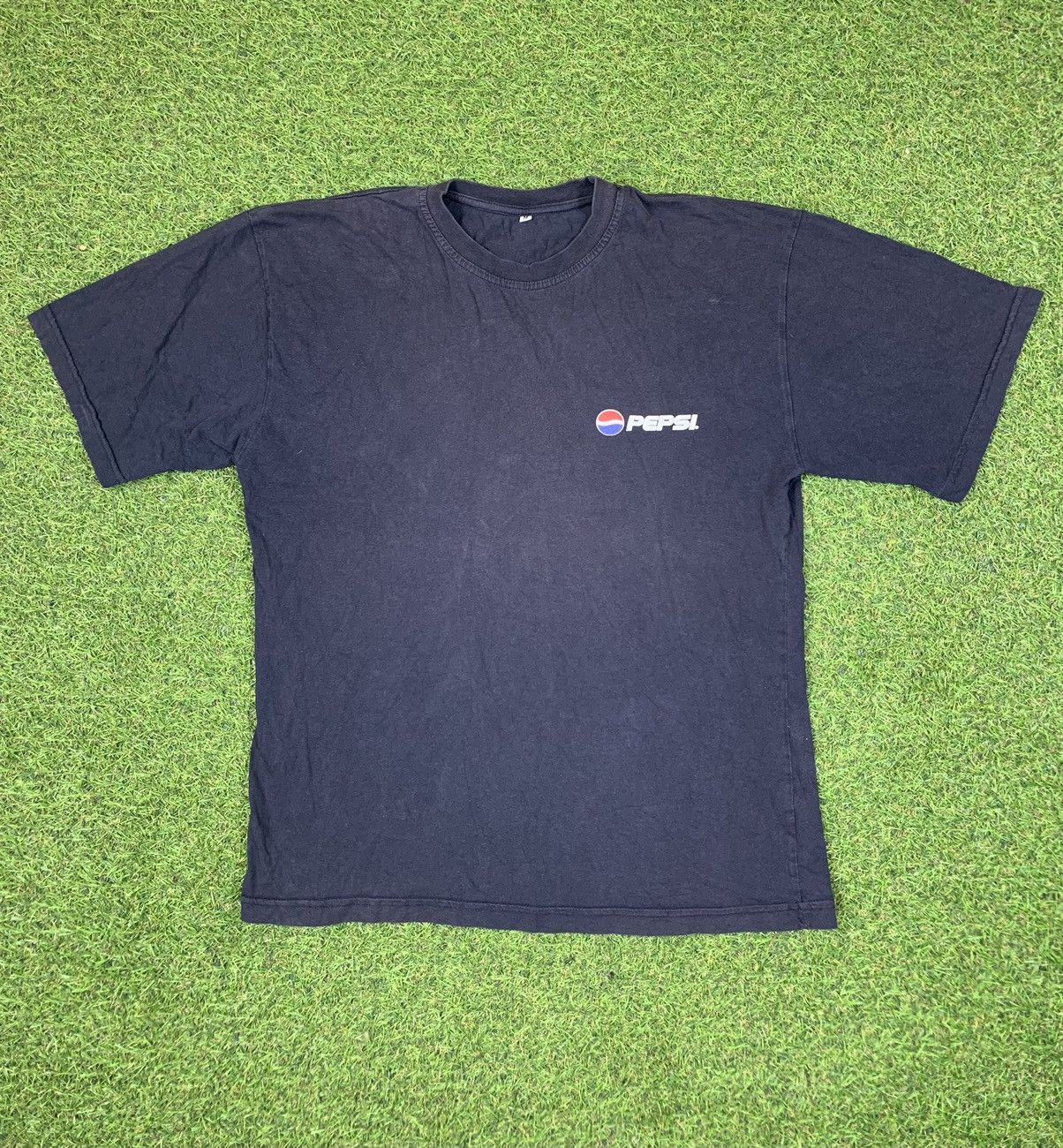 Vintage Vintage Pepsi tee sun faded small logo style size M Size US M / EU 48-50 / 2 - 1 Thumbnail