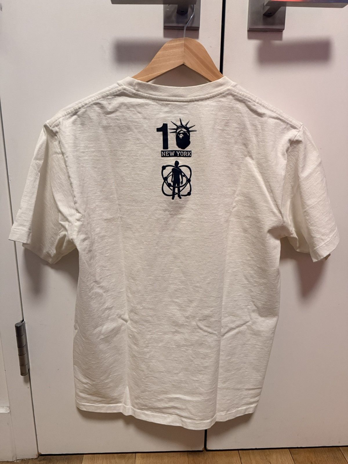 Bape × Kid Cudi A BATHING APE Bape Kid Cudi NYC 10th White tee L Size US L / EU 52-54 / 3 - 3 Thumbnail