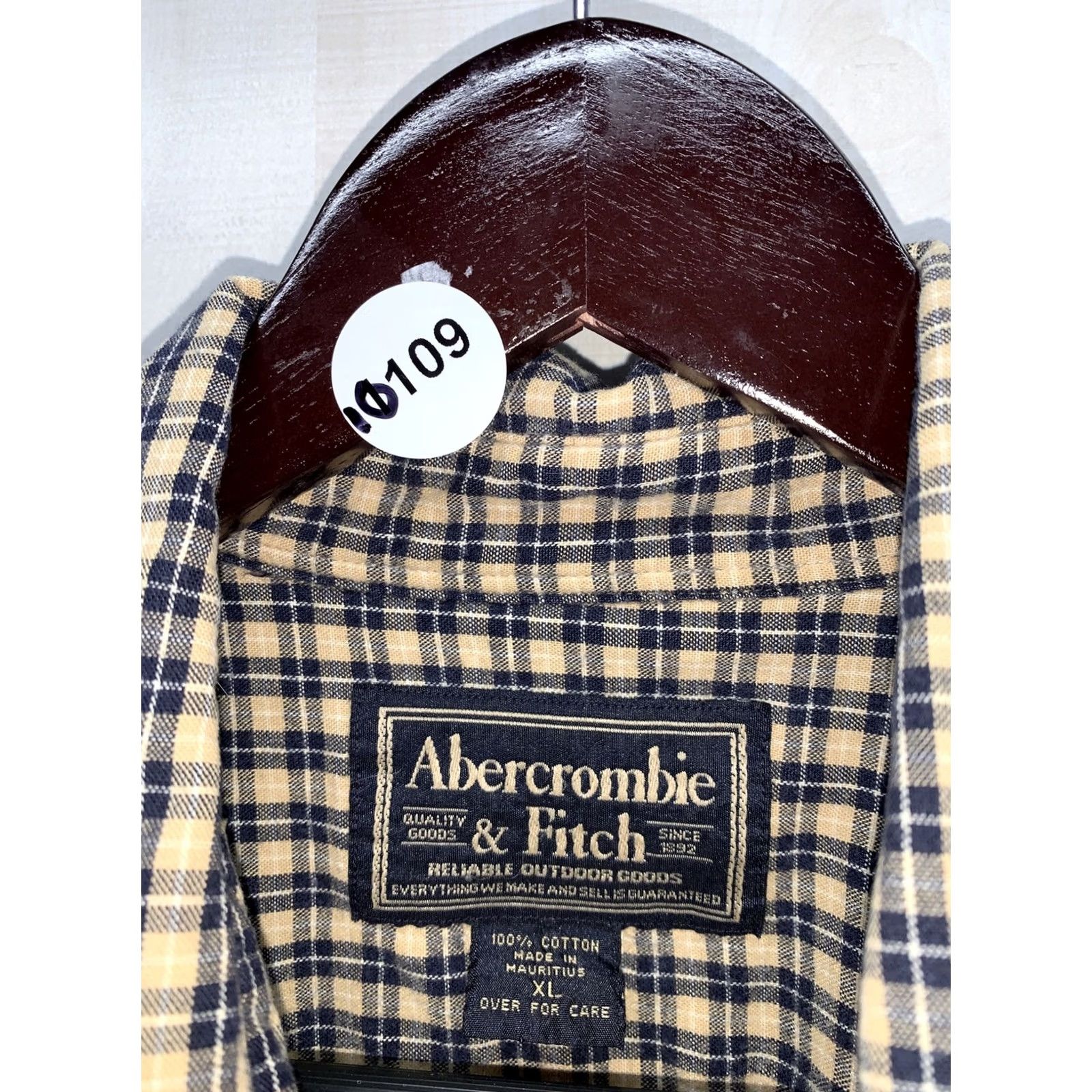 Abercrombie & Fitch Abercrombie & Fitch Vintage Mens Navy Gold Plaid Check Button Down Shirt XL- Shirt Men XL Plaid 90s Vintage Button-Down Collared Casual Workwear Size US XL / EU 56 / 4 - 3 Thumbnail