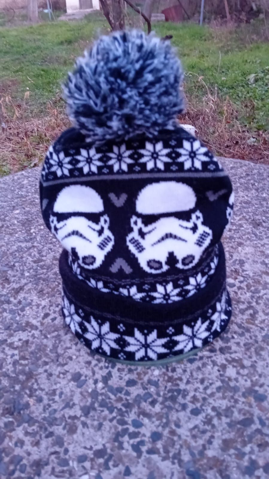 Star Wars Star Wars Storm Trooper Black/White Beanie Pom Pom Size ONE SIZE - 2 Thumbnail