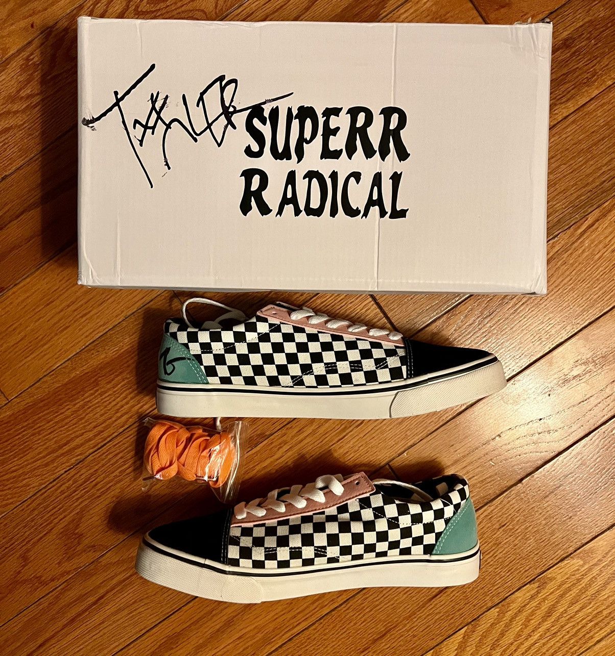 Superrradical Super radical checker size 8 8 1/2 Size US 8.5 / EU 41-42 - 2 Thumbnail