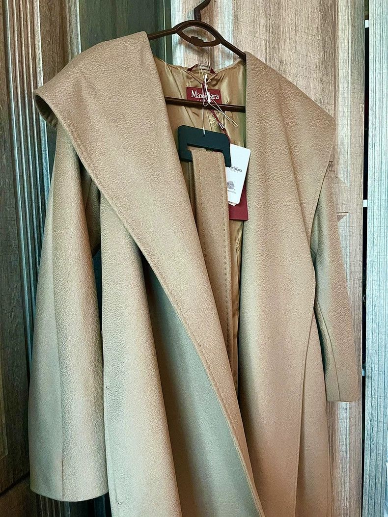 Max Mara Max Mara Women's camel coat Size L / US 10 / IT 46 - 2 Thumbnail