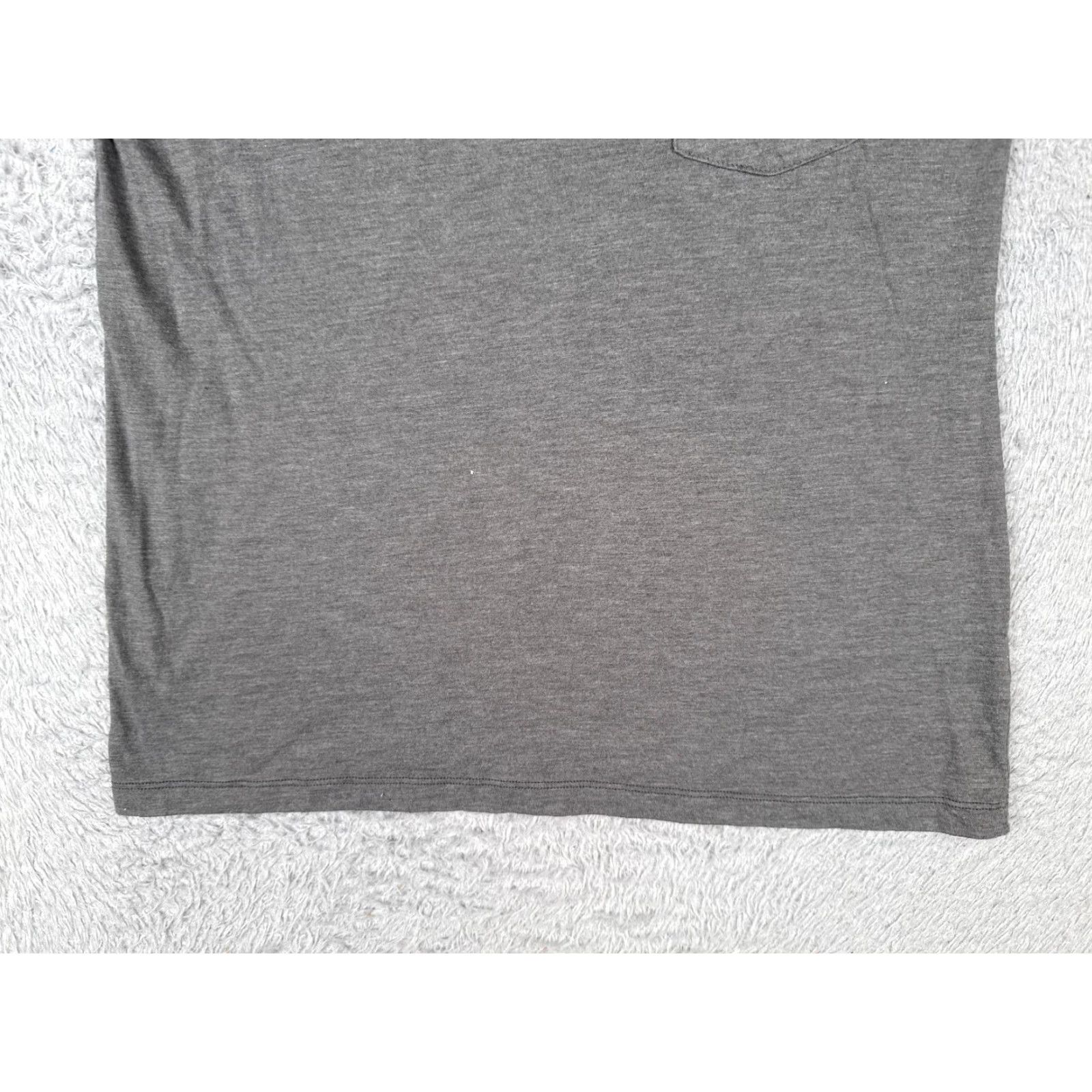 The North Face The North Face Shirt Women Medium Gray Pocket Scoop Neck Polyester Blend READ Size M / US 6-8 / IT 42-44 - 5 Thumbnail
