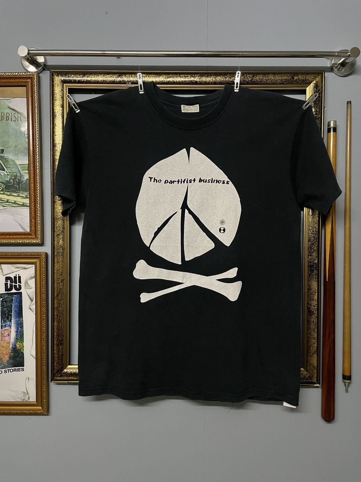 Final Home Vintage Japan Designer Final Home Crossbone Peace Symbol Tee Size US M / EU 48-50 / 2 - 1 Thumbnail