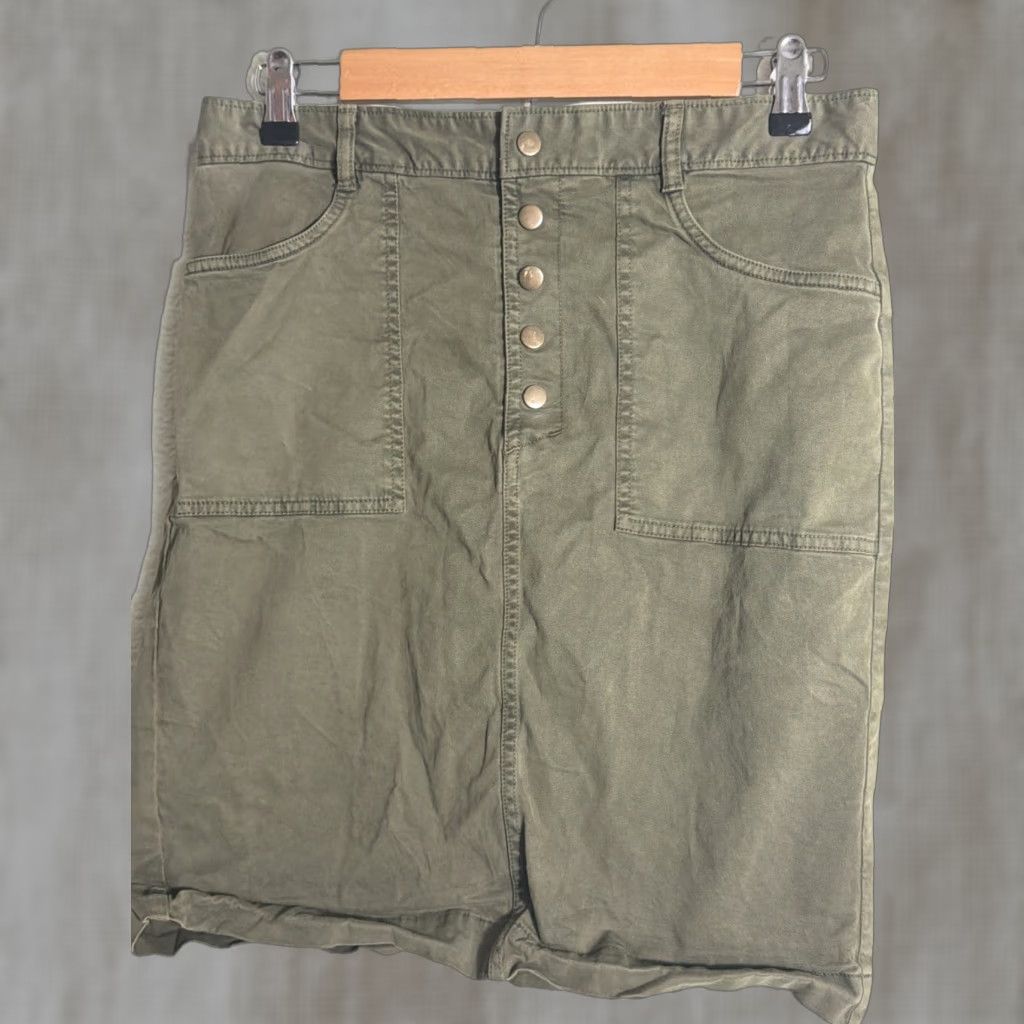 Banana Republic VINTAGE? Banana Republic Army Green Skirt Cotton 30X20 A-Line Knee Length Pockets Womens Size 4 Size 27" / US 4 / IT 40 - 1 Thumbnail