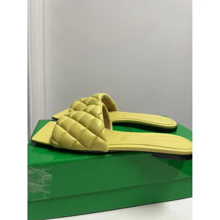 image of Bottega Veneta O1Loc1C0324 627710 Flat Sandals In Yellow, Women's (Size 9)