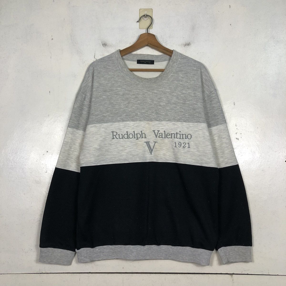 Japanese Brand 📌Vintage Sweatshirt Rudolf Valentino Big Logo Size US M / EU 48-50 / 2 - 3 Thumbnail