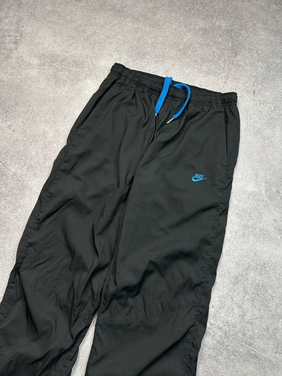 Nike Vintage Nike Nylon Track Pants, Size M – Classic Athletic Size US 32 / EU 48 - 3 Thumbnail