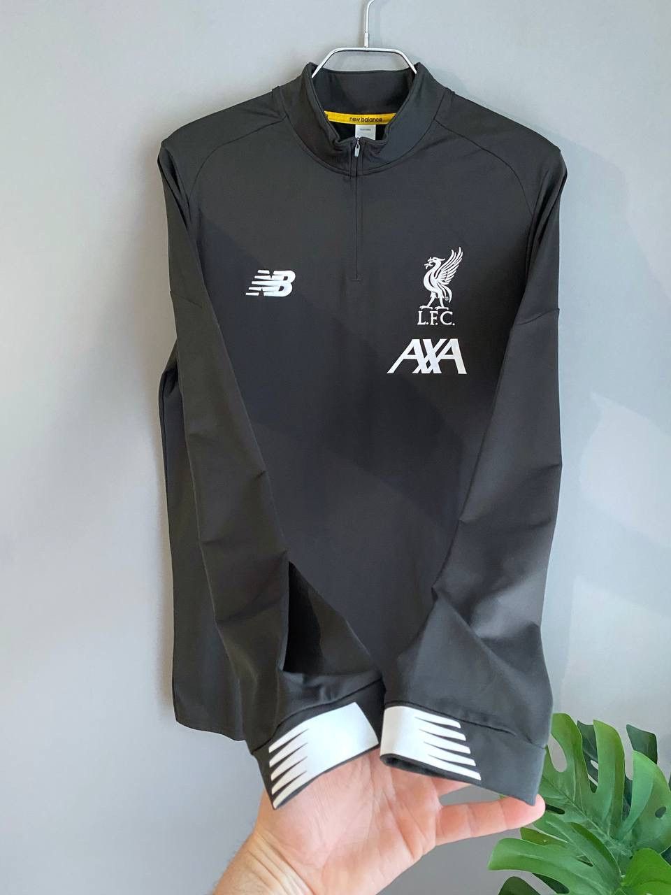 New Balance FC Liverpool 2019/2020 Training Long Sleeve Soccer Jersey, L Size US L / EU 52-54 / 3 - 6 Thumbnail