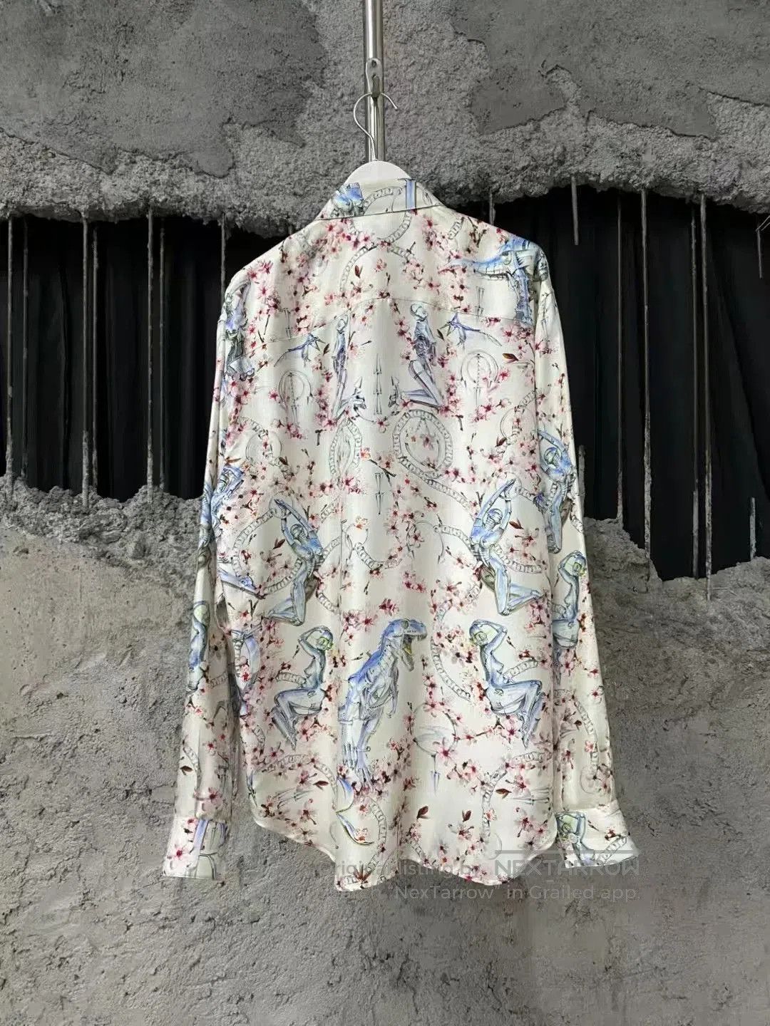 Dior Dior Hajime Sorayama Cream Shirt. Size S / US 4 / IT 40 - 2 Thumbnail