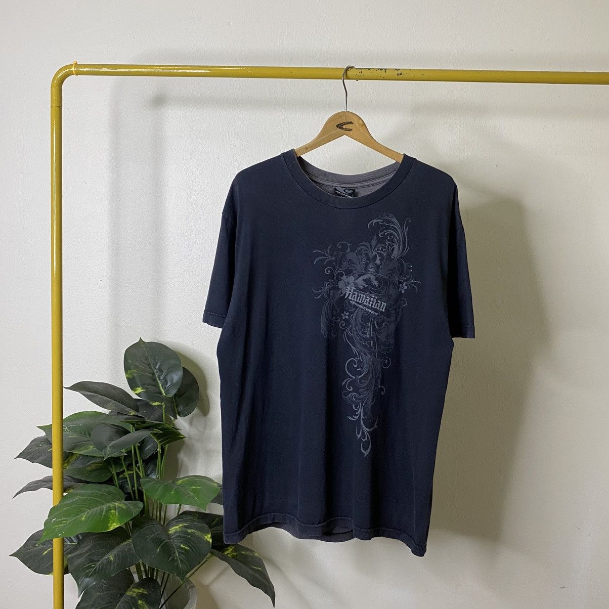 Vintage 1990s Performance Surf Affliction Design Faded T Shirt Size US L / EU 52-54 / 3 - 1 Thumbnail