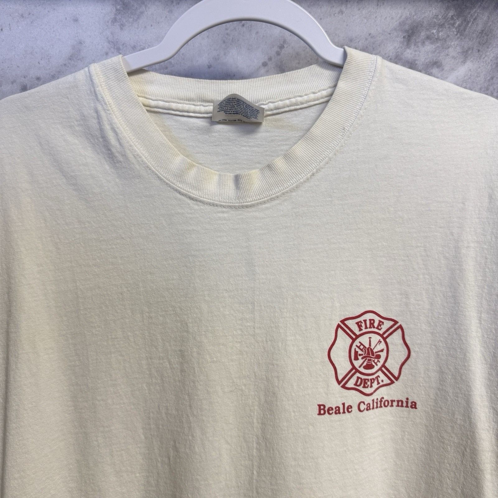 Vintage Vintage United We Stand Beale California Fire Dept T Shirt Size US XL / EU 56 / 4 - 4 Thumbnail