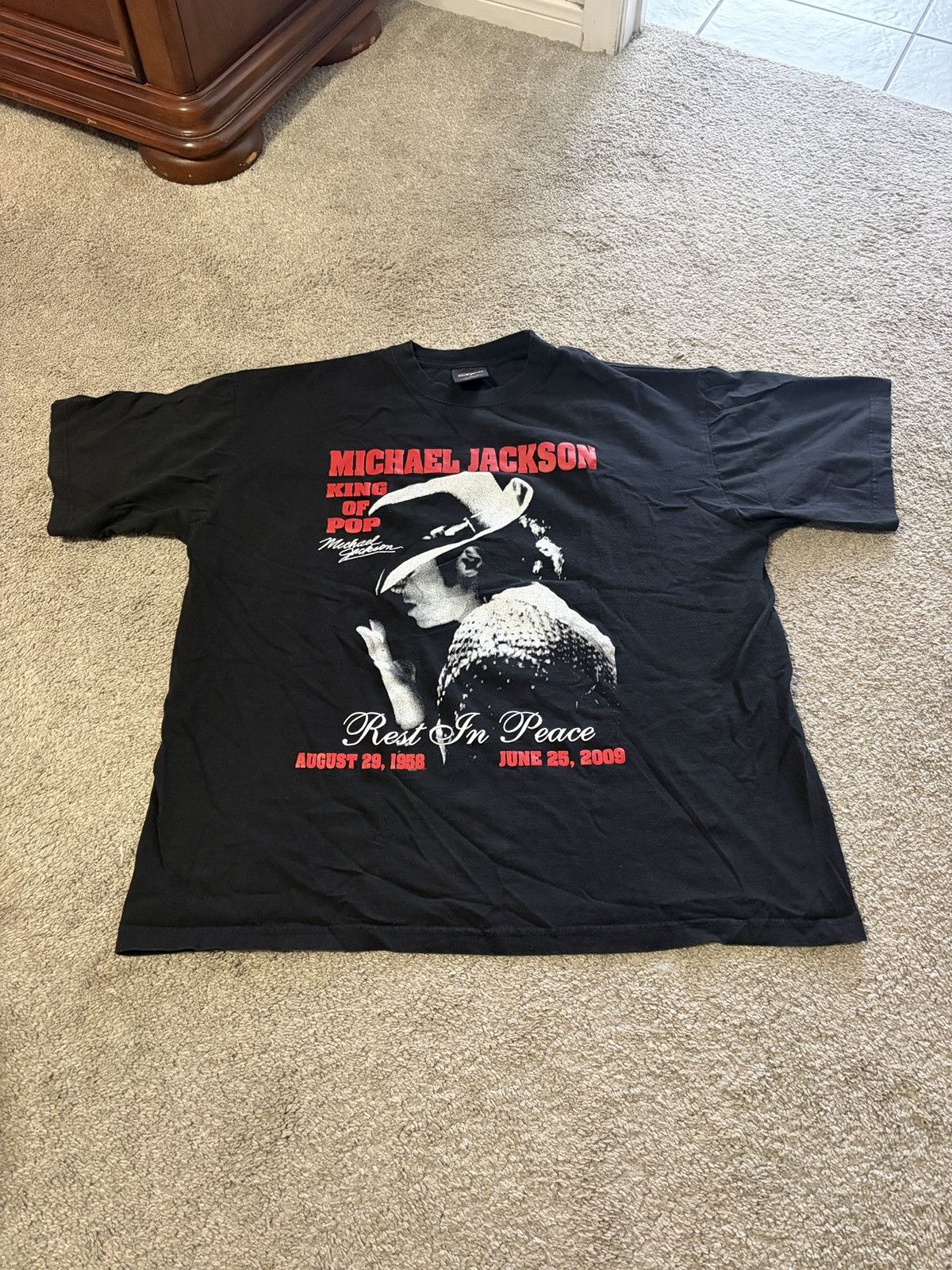 Michael Jackson Vintage Y2K Michael Jackson Memorial Graphic T Shirt Size XL Size US XL / EU 56 / 4 - 2 Thumbnail