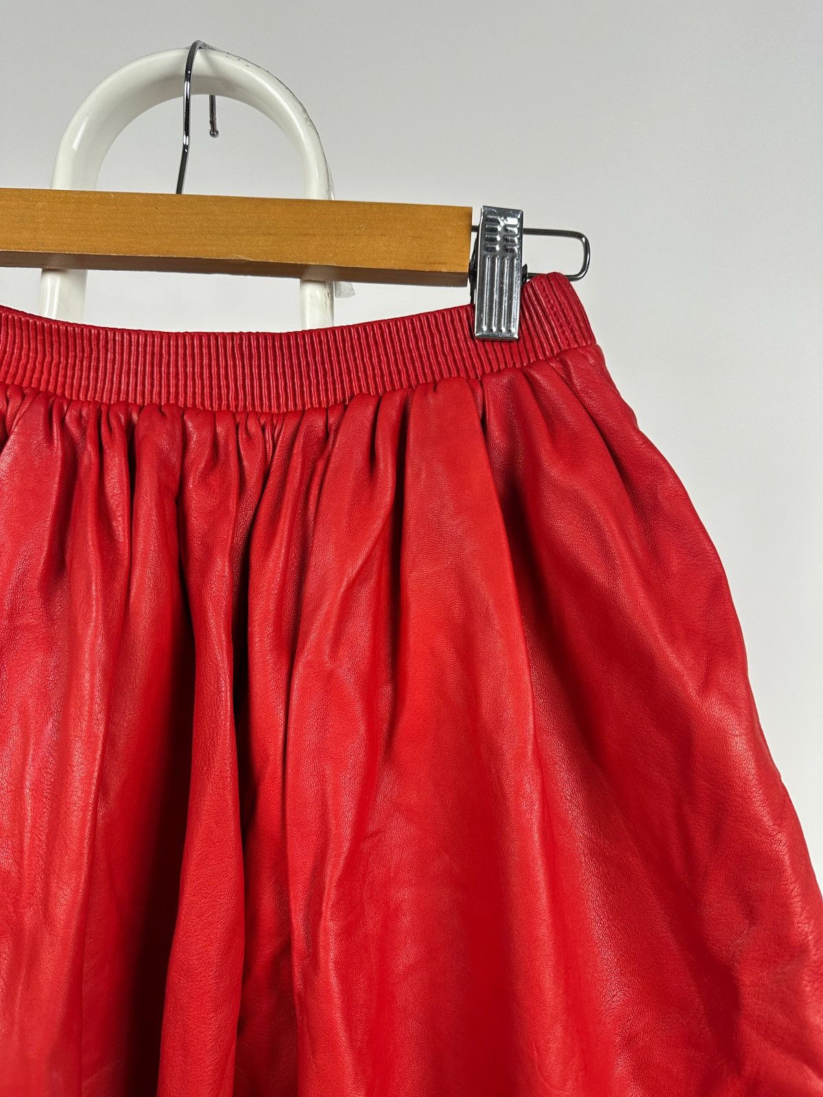 Miu Miu Miu Miu Red Leather Lambskin Mini Skirt Size 27" / US 4 / IT 40 - 6 Thumbnail