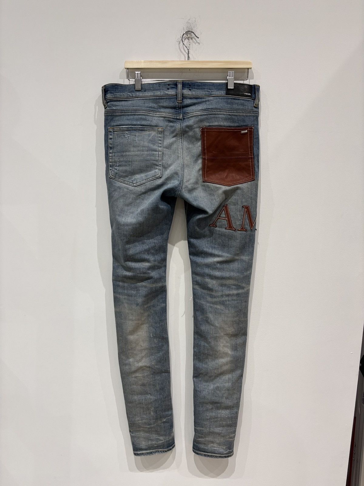 Amiri Amiri Clay Indigo Leather Stitch Logo Jeans Size: 33 Size US 33 - 3 Thumbnail