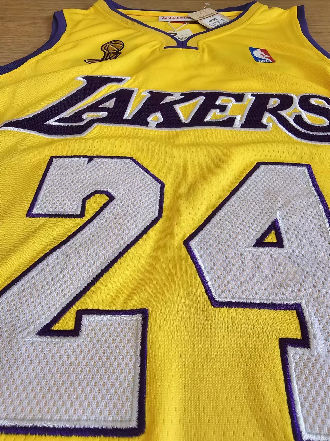 NBA 2008 09 Los Angeles Lakers #24 Kobe Bryant Jersey Size US M / EU 48-50 / 2 - 3 Thumbnail