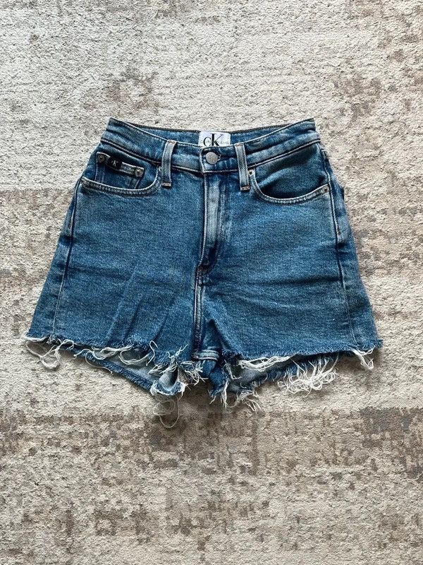 Calvin Klein Calvin Klein Sz W 24 / XS Denim Shorts Size 24" / US 00 / IT 34 - 15 Thumbnail