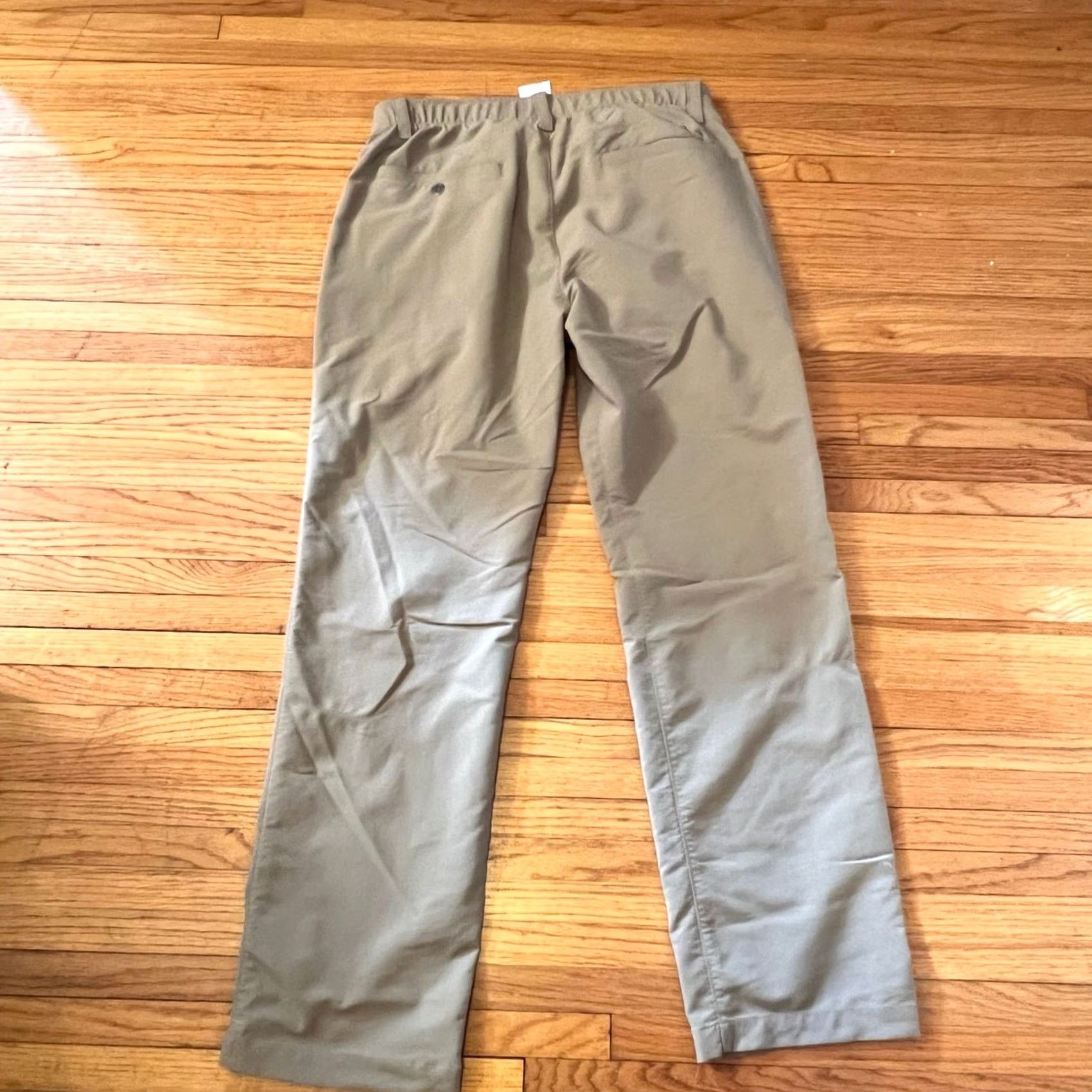 Under Armour Under Armour Pants Mens 36 X32 Performance Golf Straight Leg Tan Beige 36 Regular Men Chino Inseam 31 in Mens Size US 36 / EU 52 - 3 Thumbnail