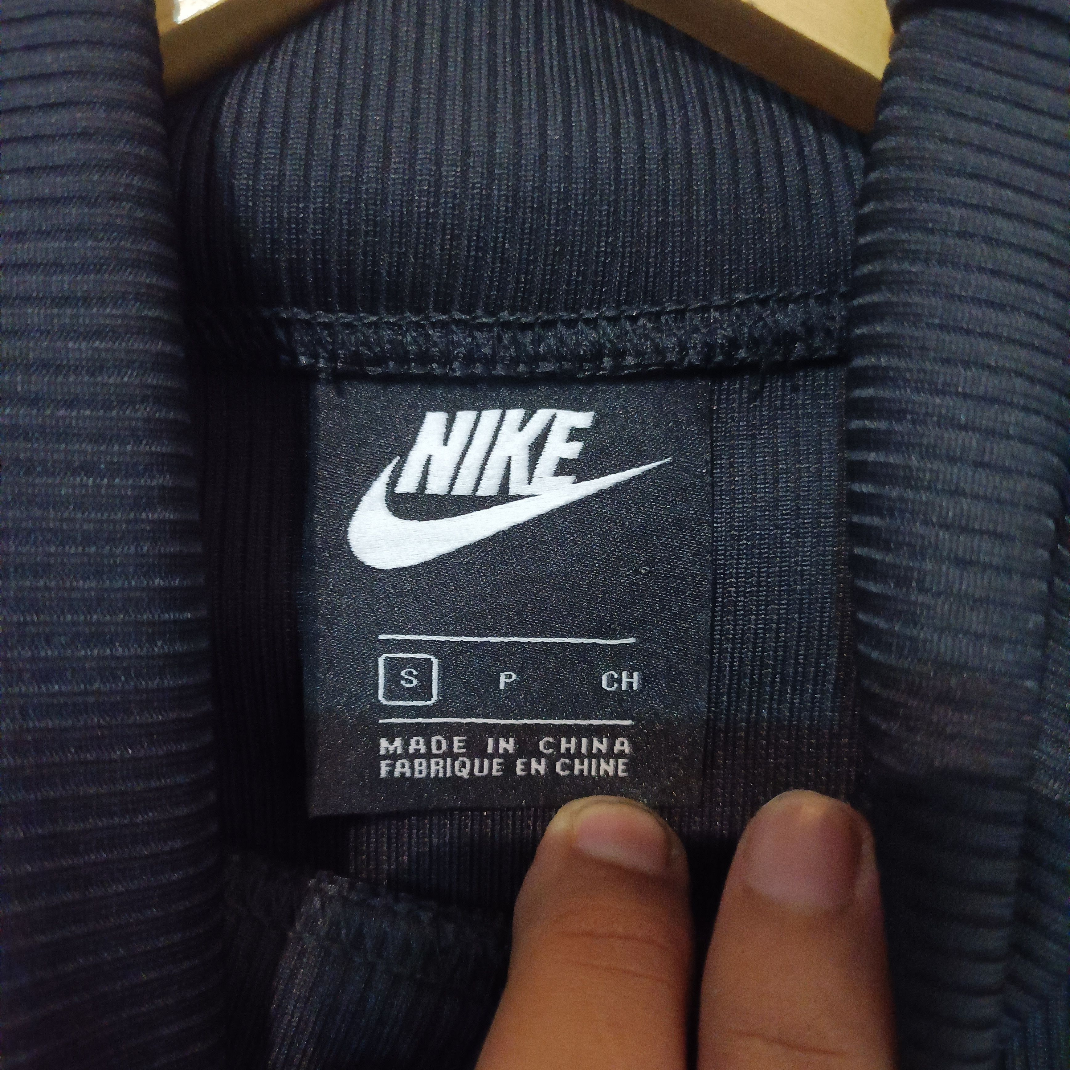 Nike Nike Top NSW Turtle neck knit longsleeve Crop Size S / US 4 / IT 40 - 3 Thumbnail